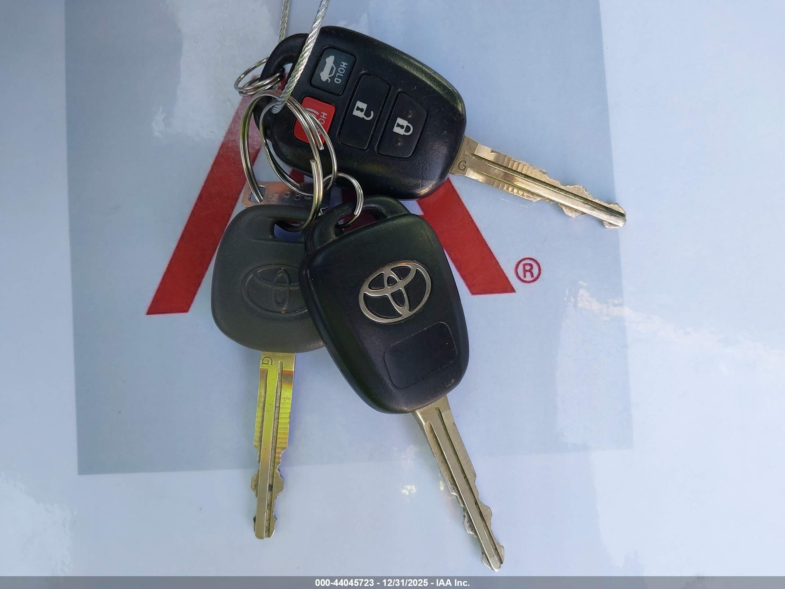 TOYOTA CAMRY image 11