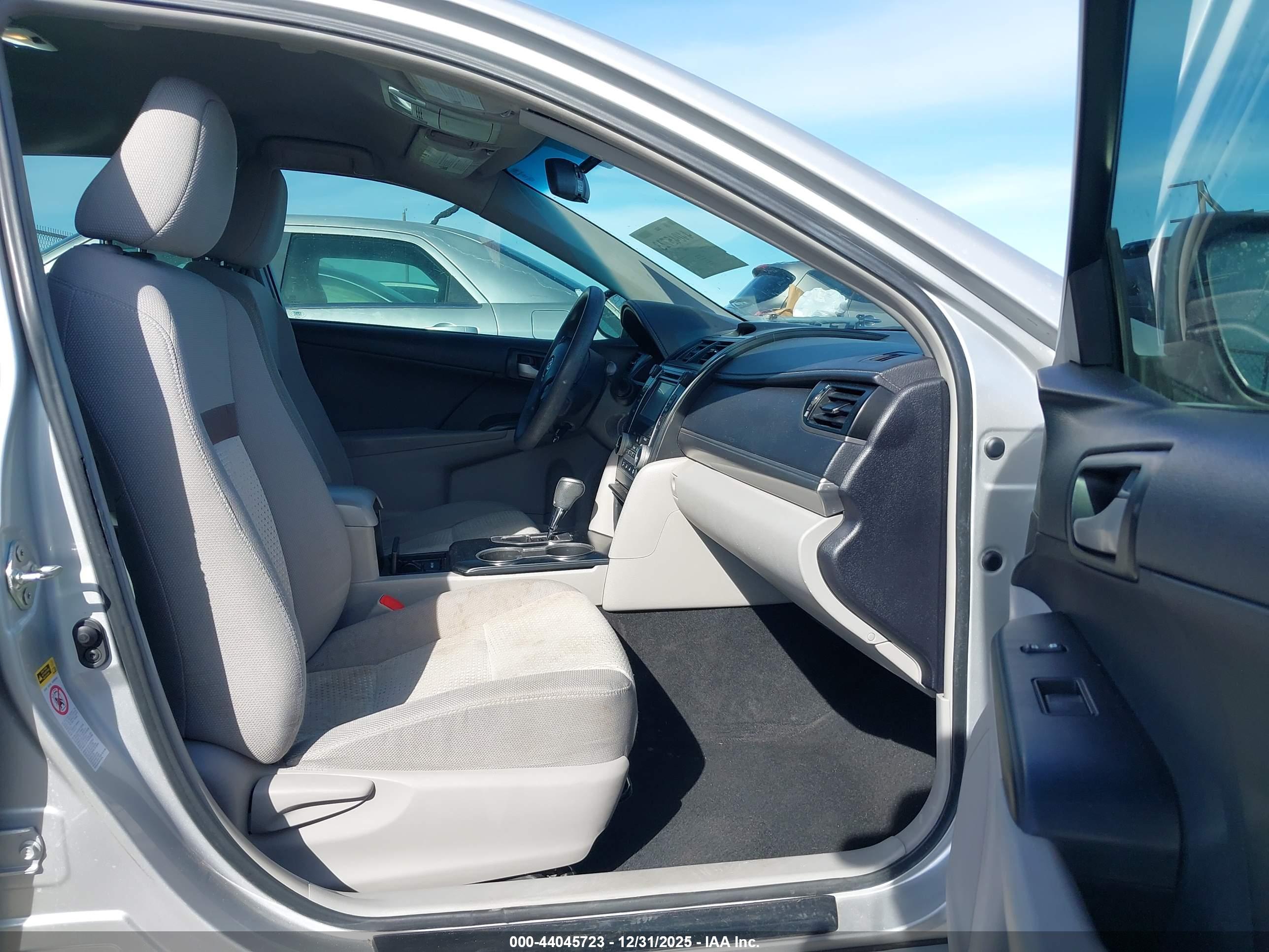 TOYOTA CAMRY image 5