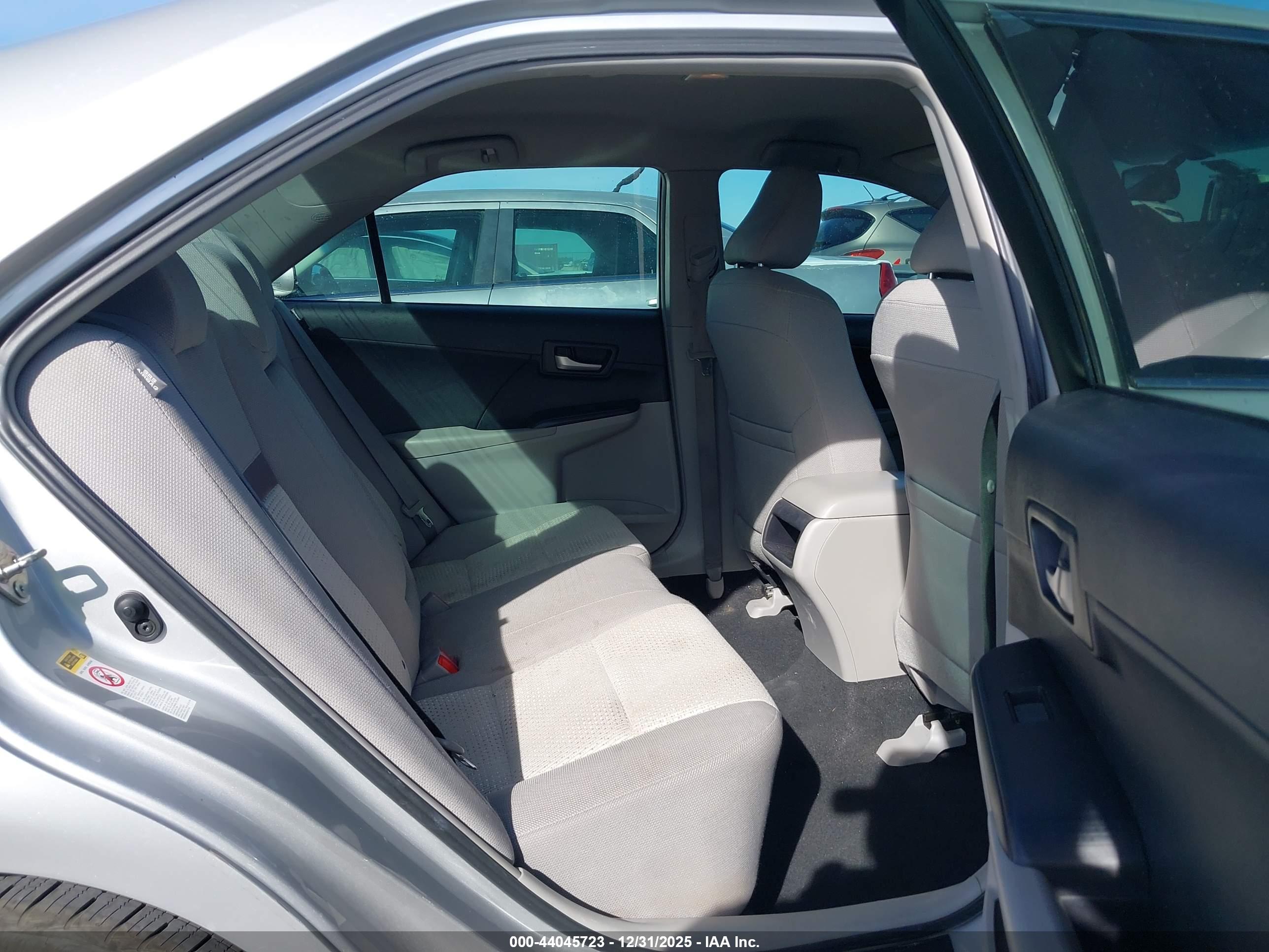 TOYOTA CAMRY image 8