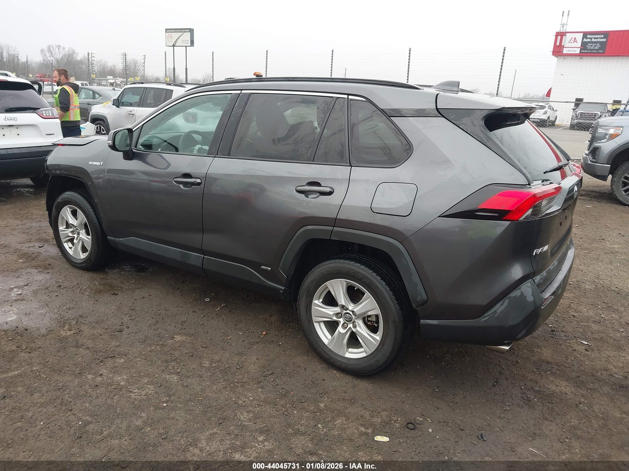 TOYOTA RAV4 image 3