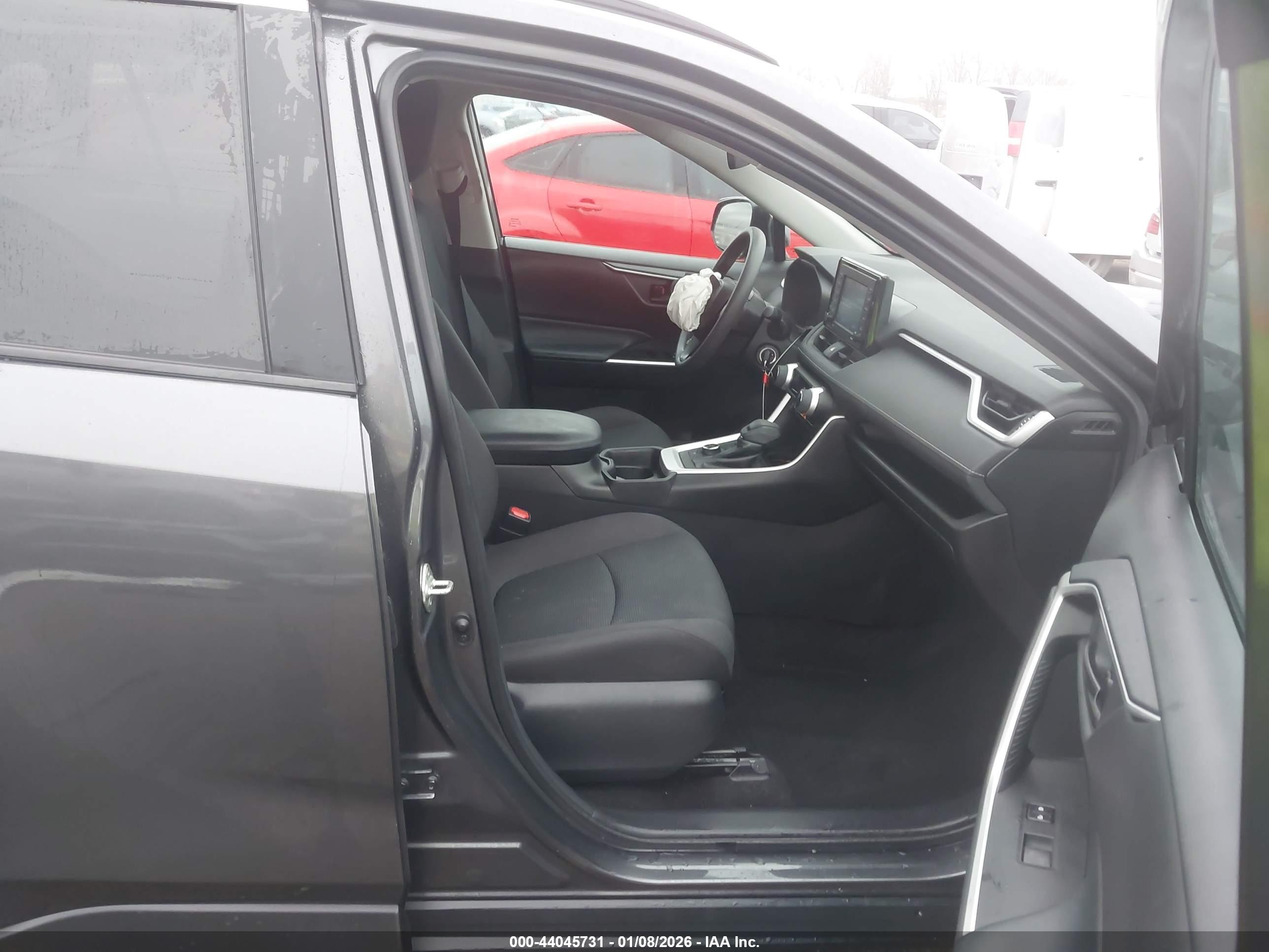 TOYOTA RAV4 image 5