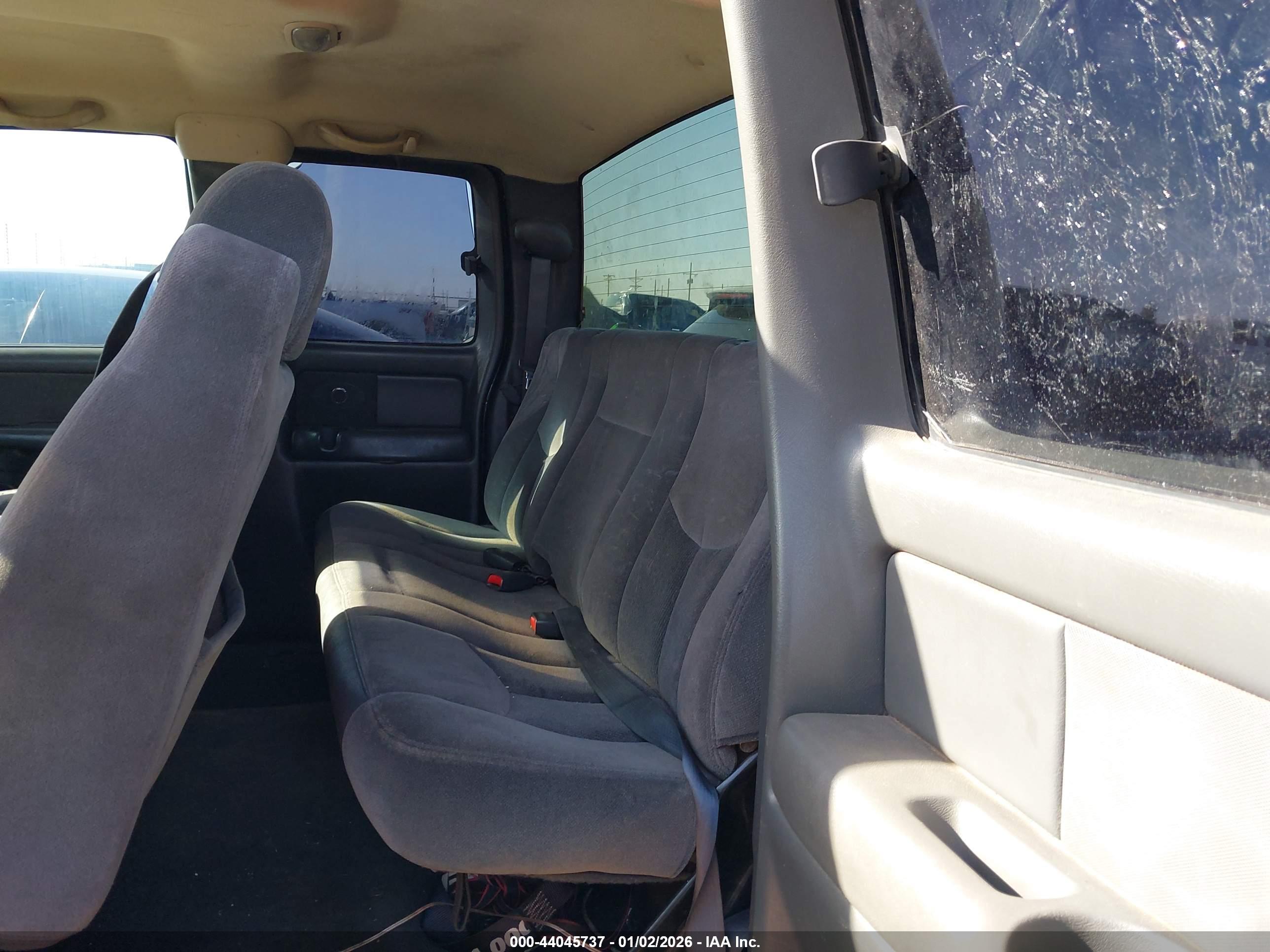 GMC SIERRA image 8