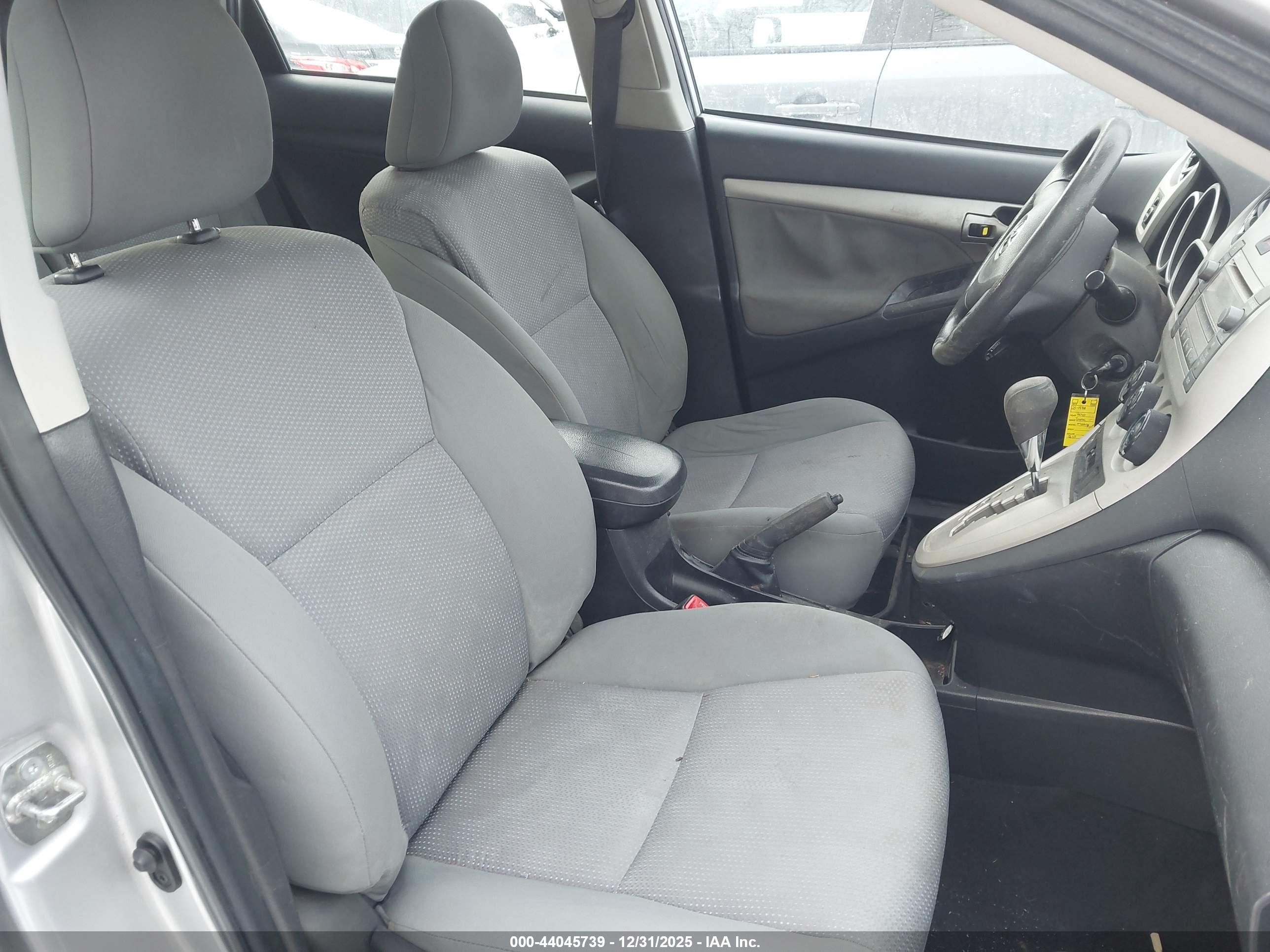 TOYOTA MATRIX image 5