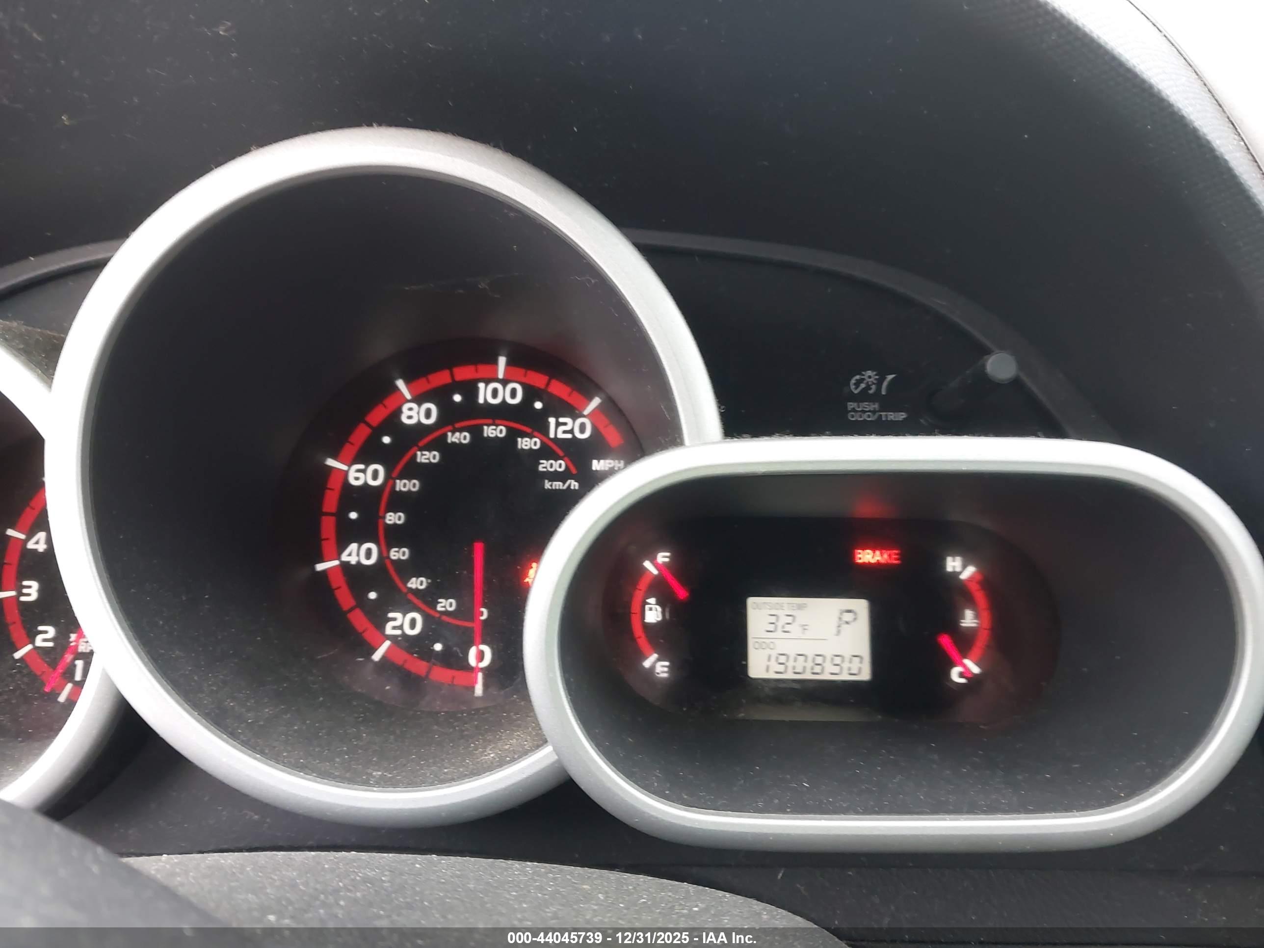TOYOTA MATRIX image 7