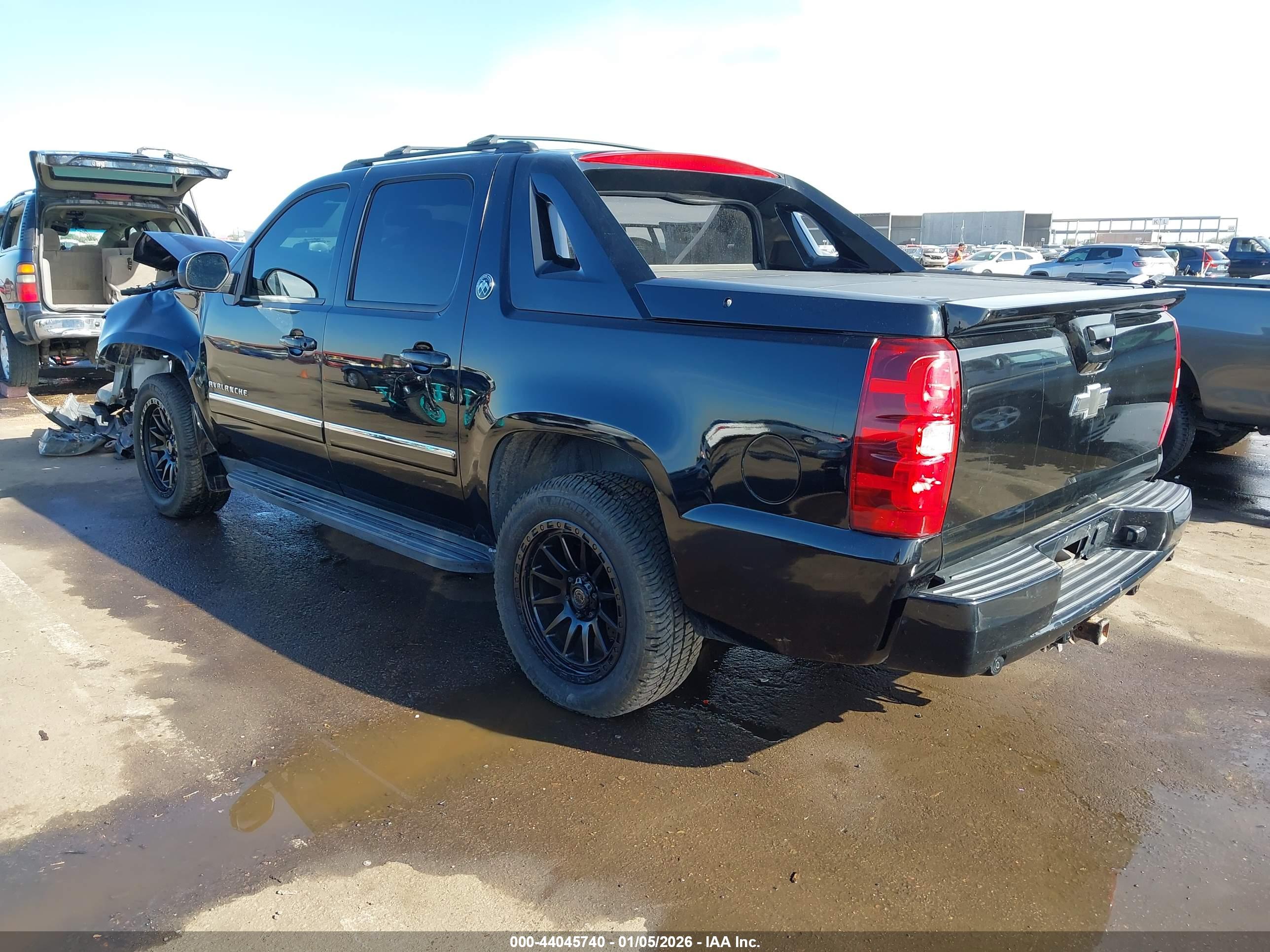 CHEVROLET AVALANCHE image 3