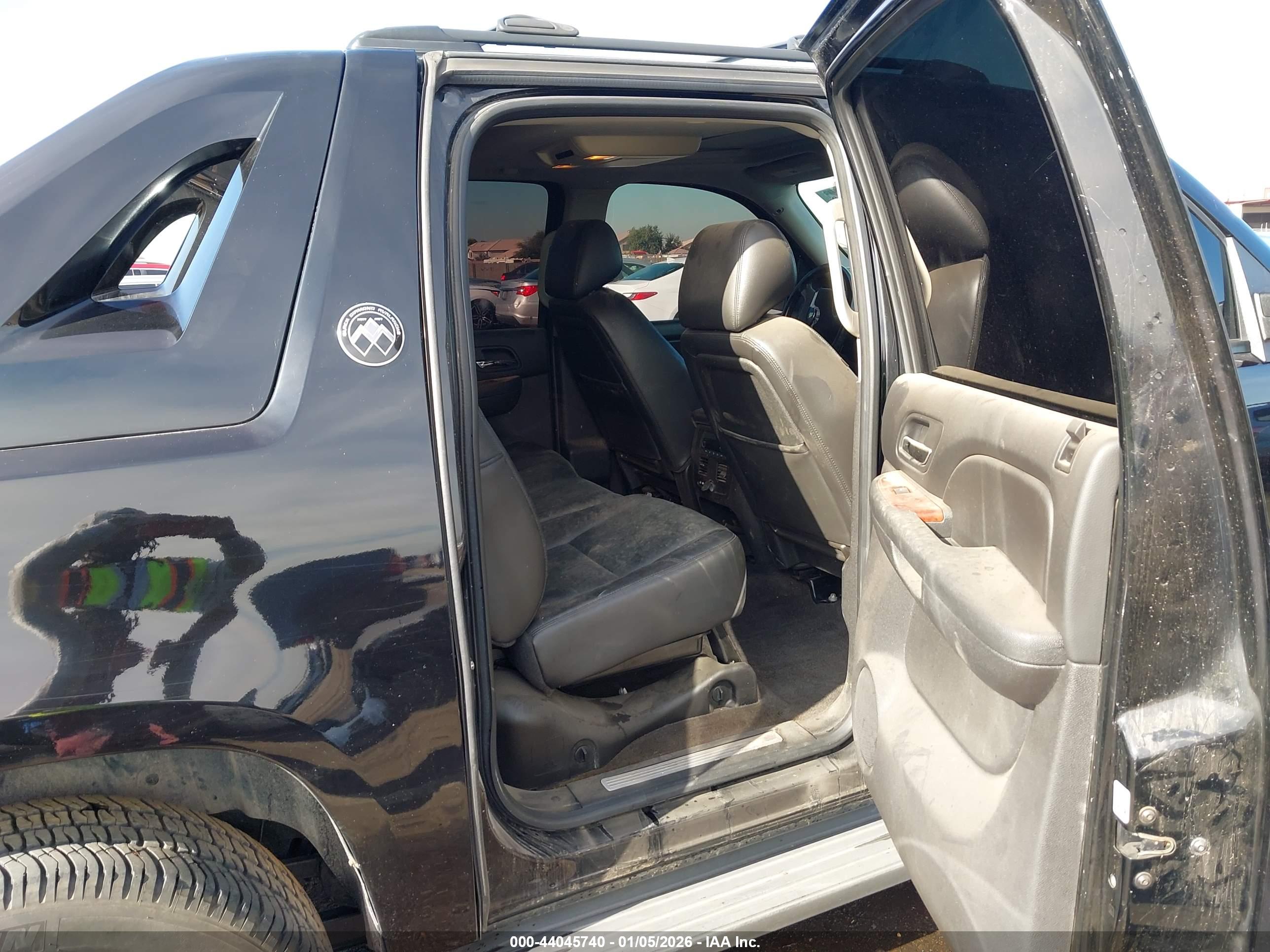 CHEVROLET AVALANCHE image 8