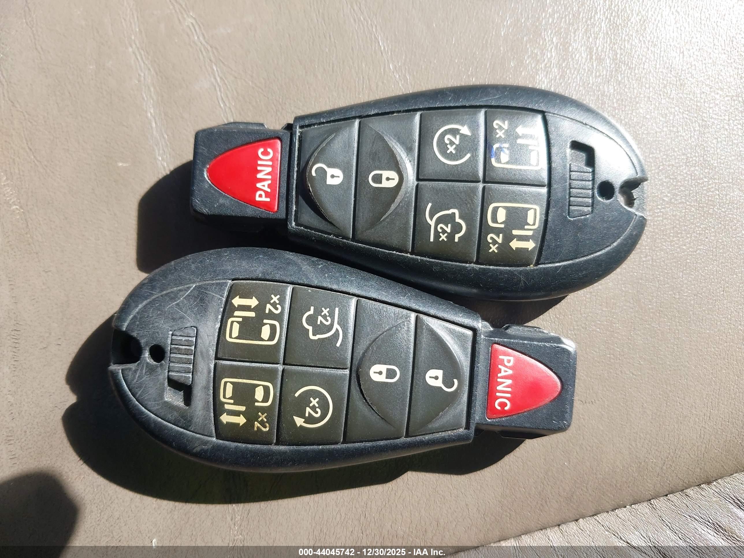 CHRYSLER TOWN image 11