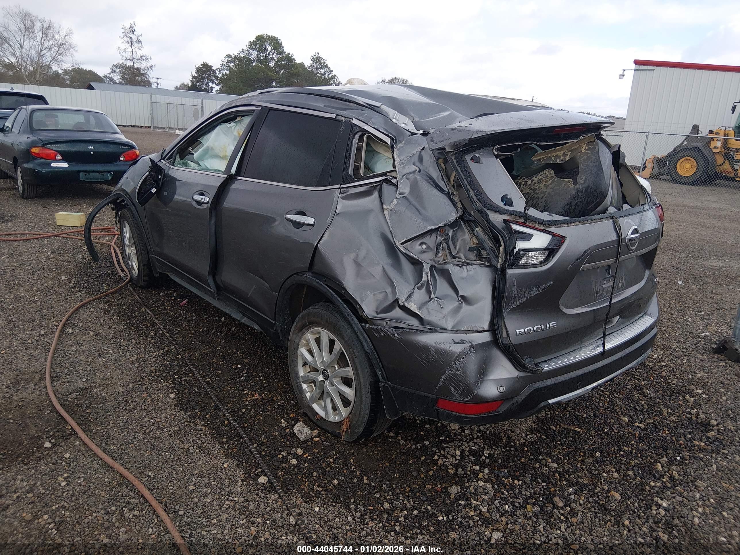 NISSAN ROGUE image 3