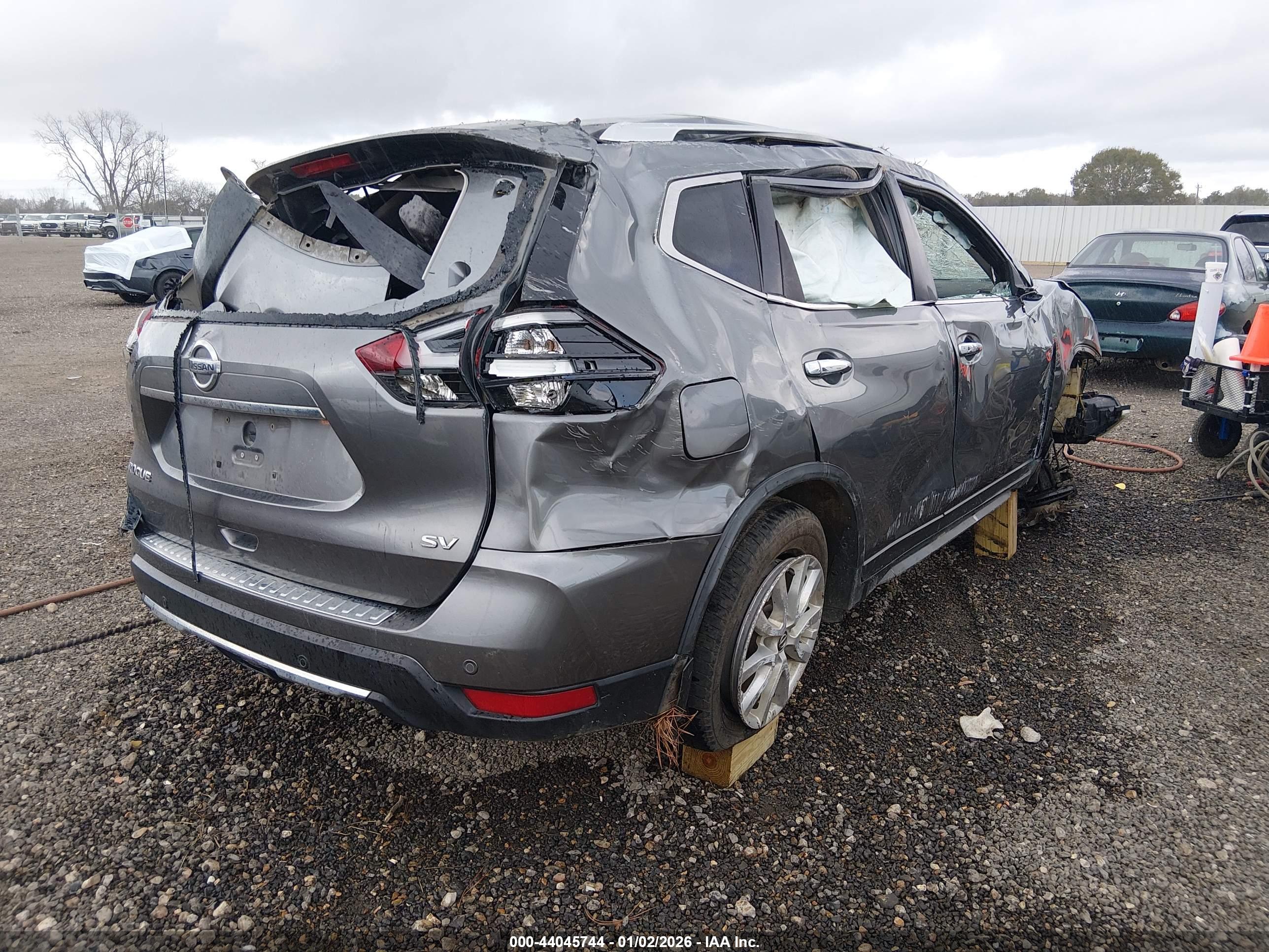 NISSAN ROGUE image 4