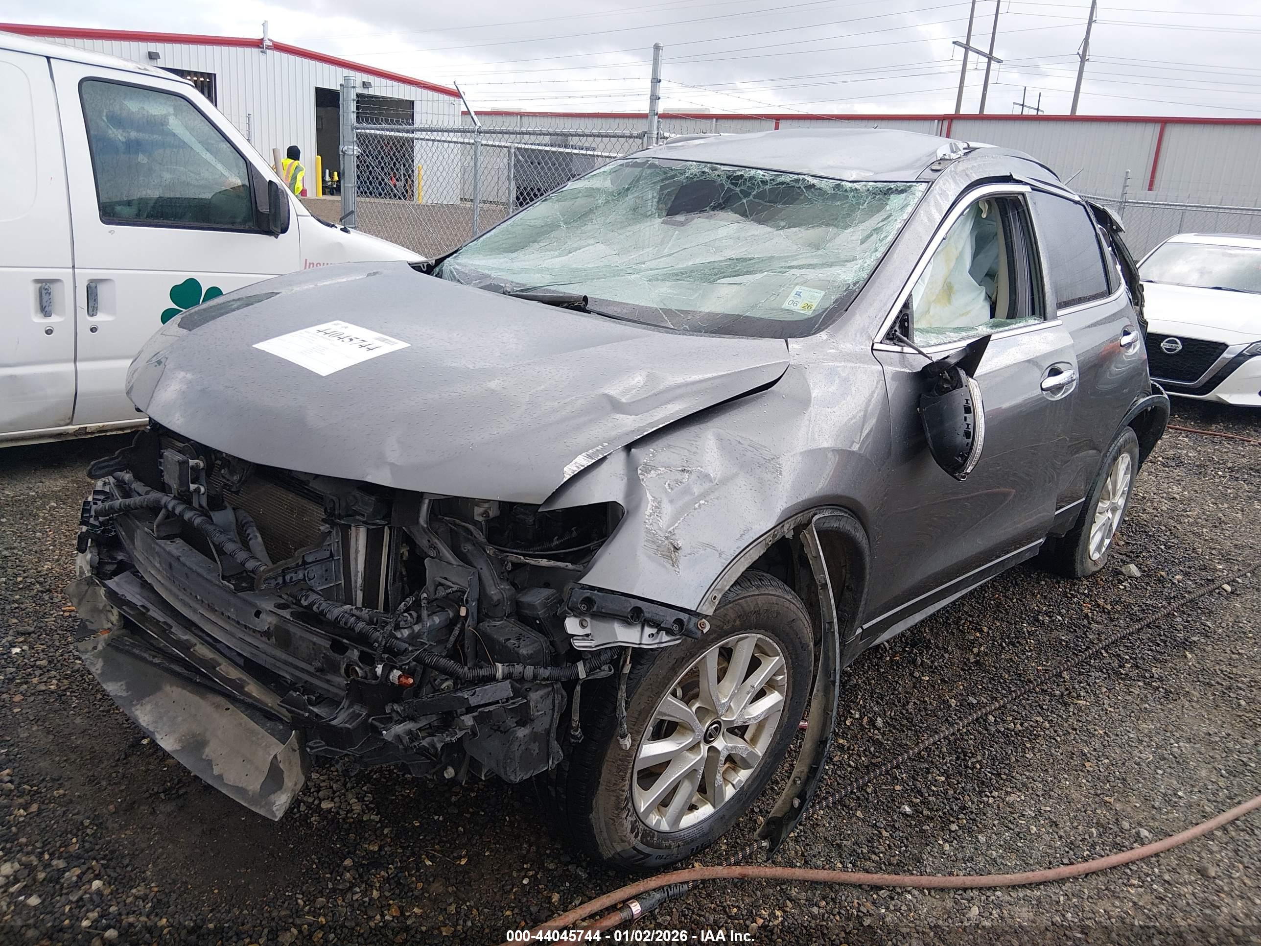 NISSAN ROGUE image 6