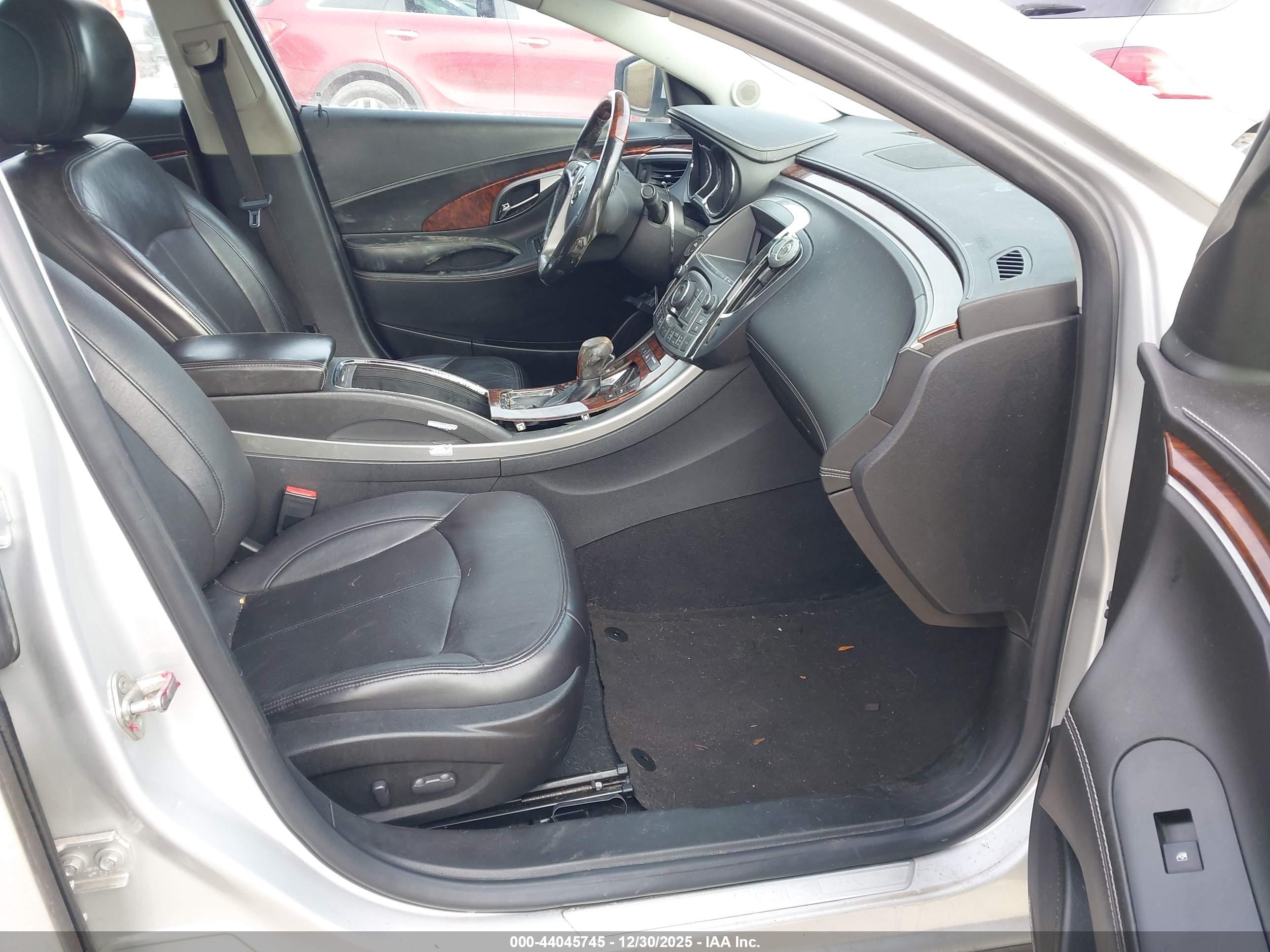 BUICK LACROSSE image 5