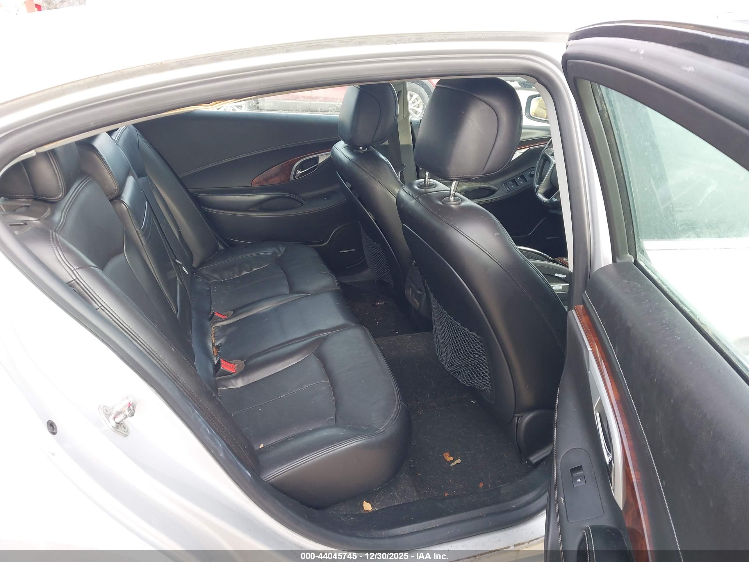 BUICK LACROSSE image 8