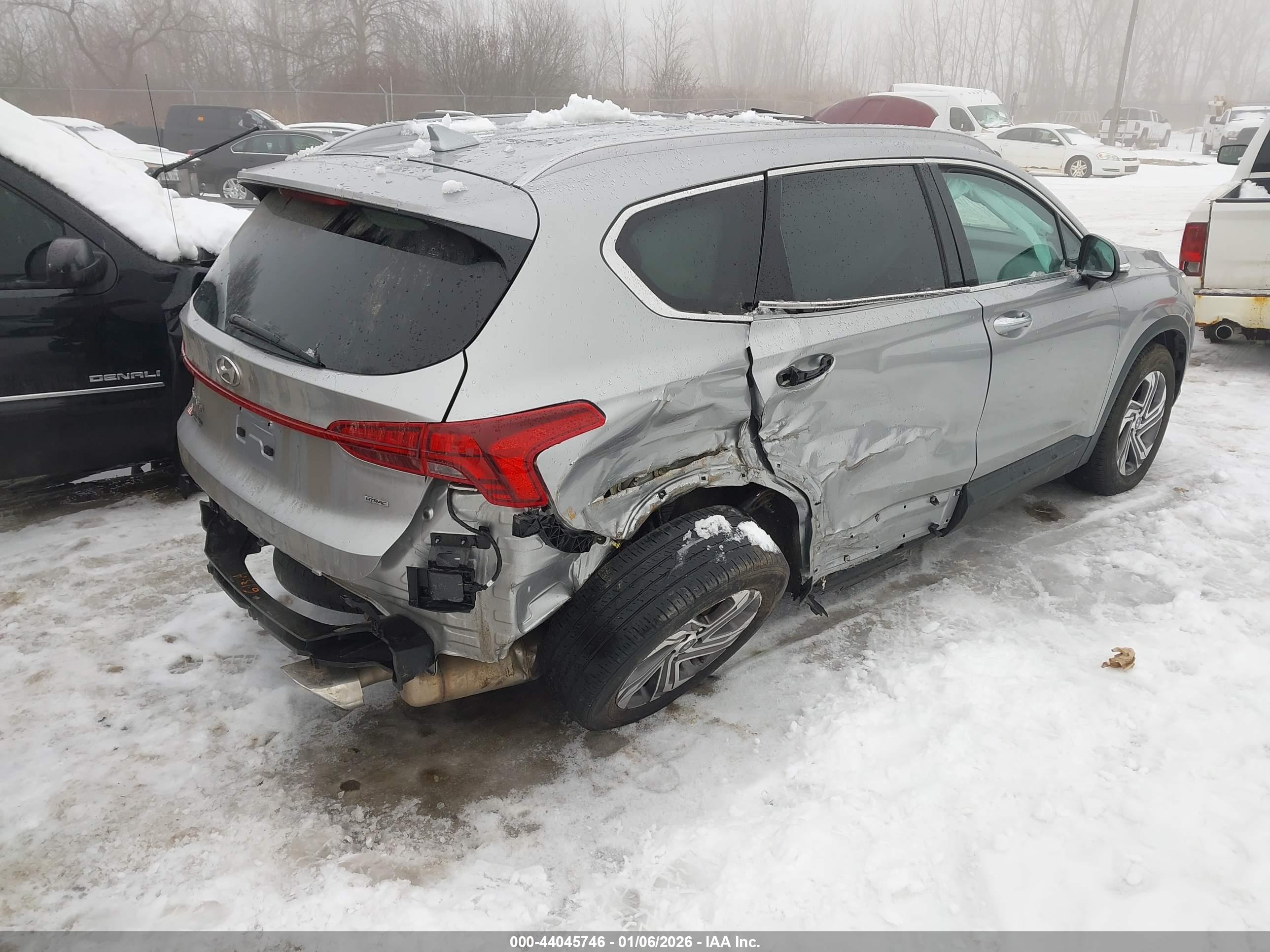 HYUNDAI SANTA image 4