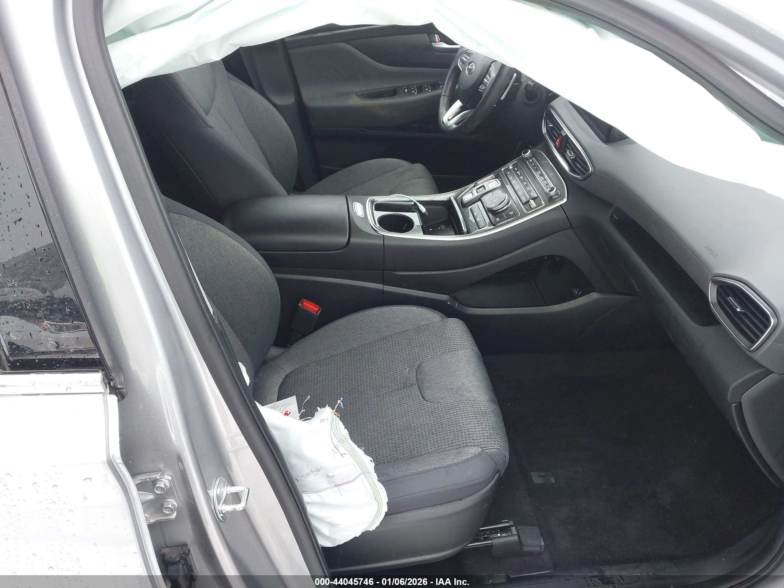 HYUNDAI SANTA image 5
