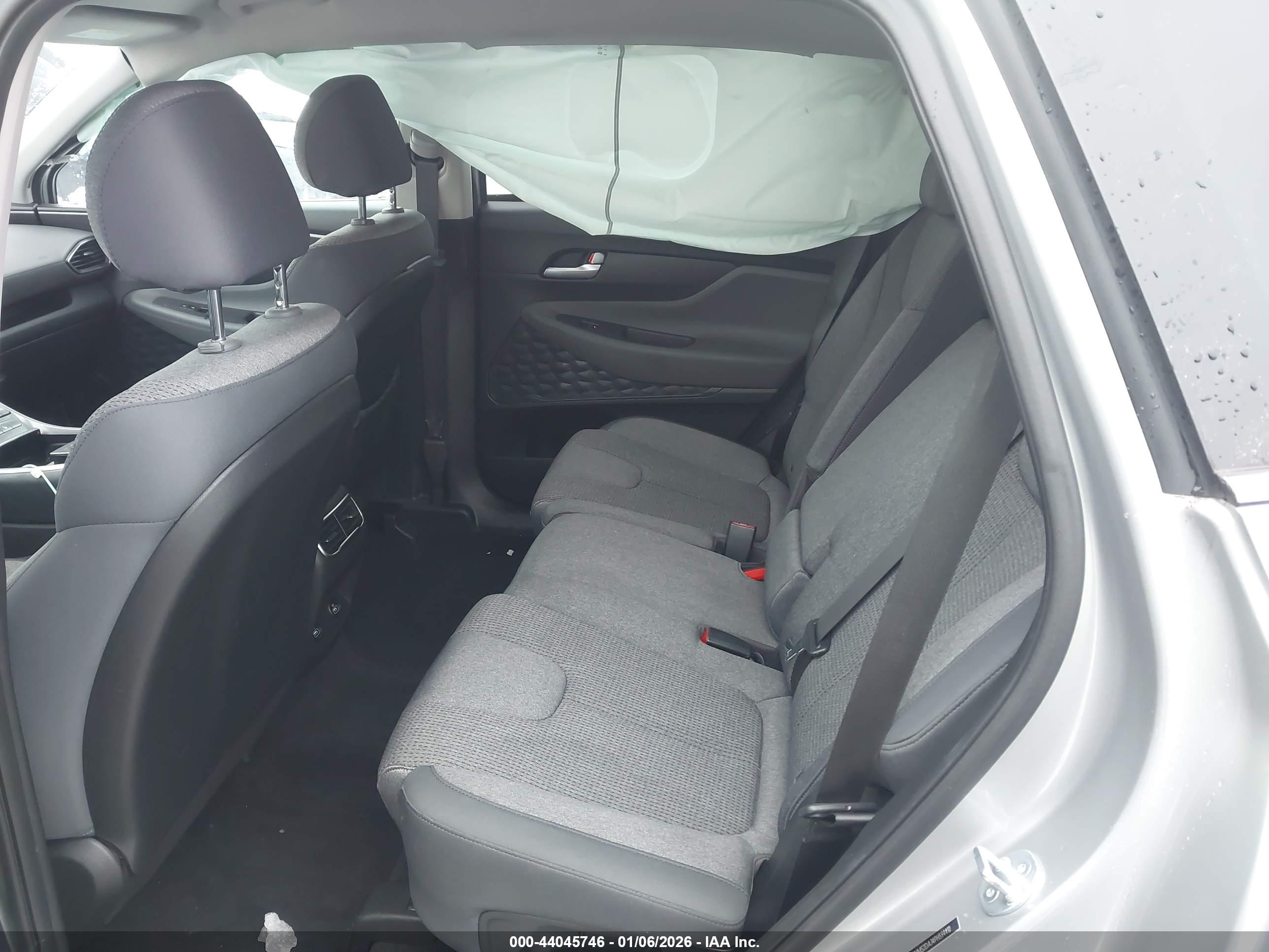 HYUNDAI SANTA image 8