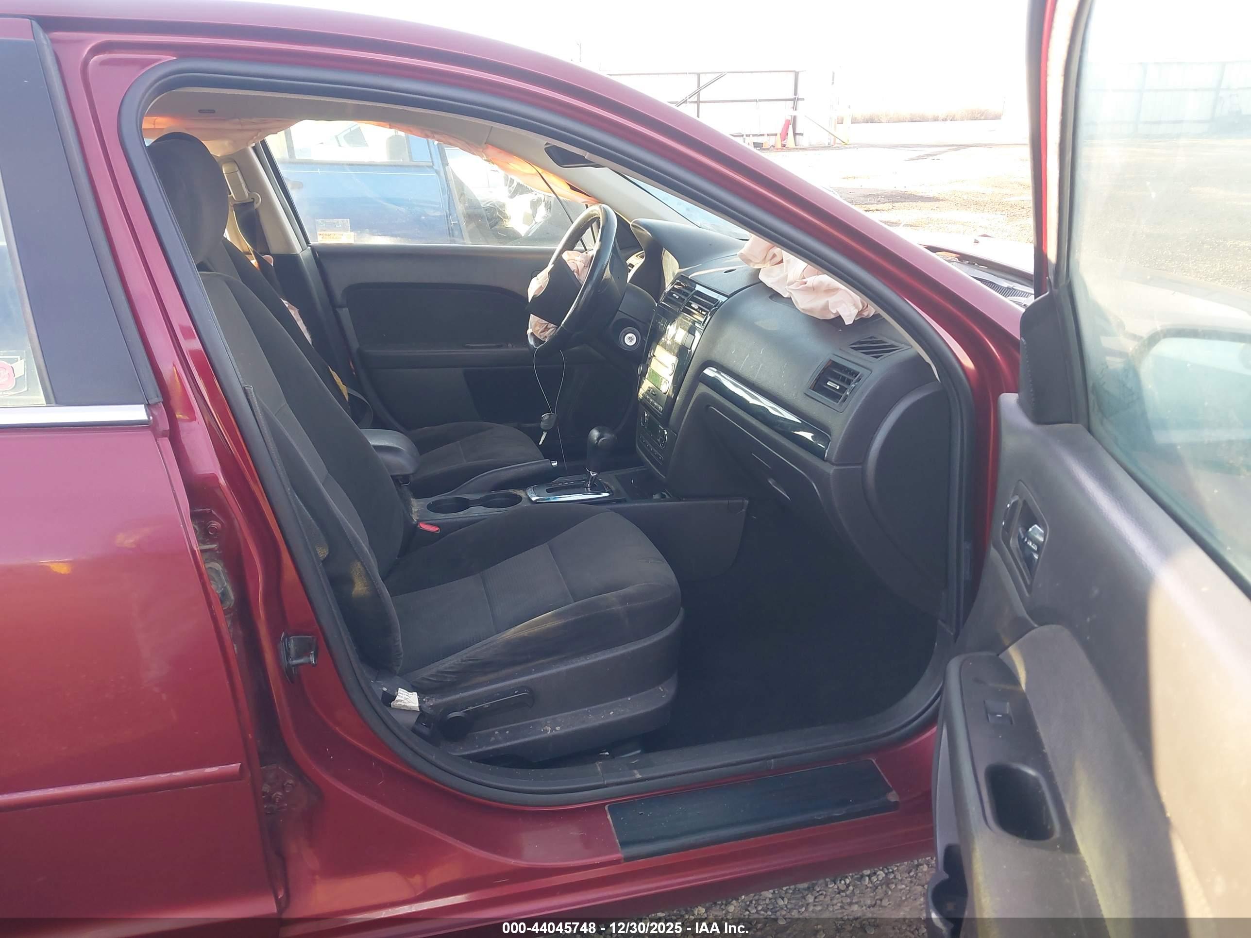FORD FUSION image 5
