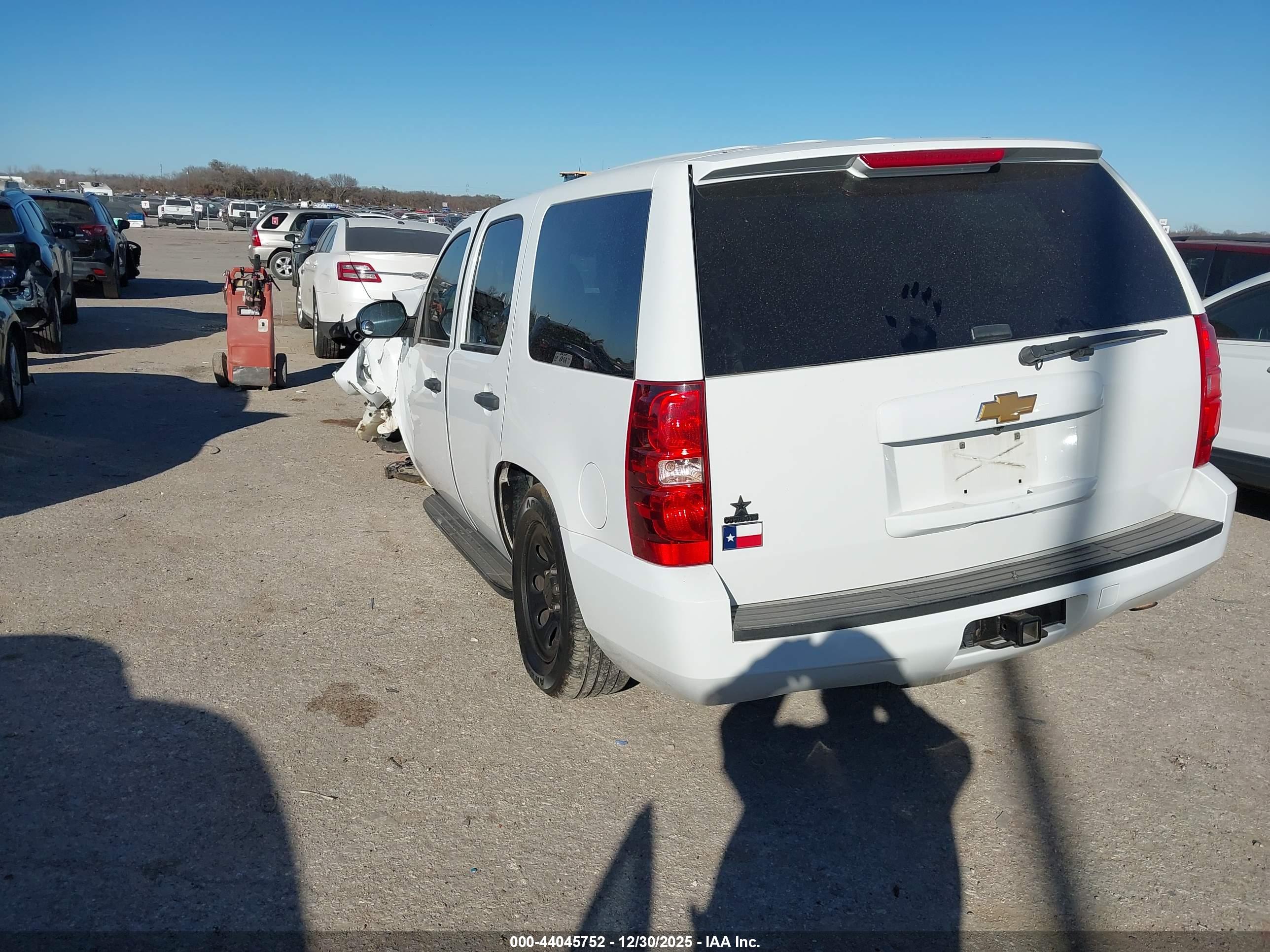 CHEVROLET TAHOE image 3