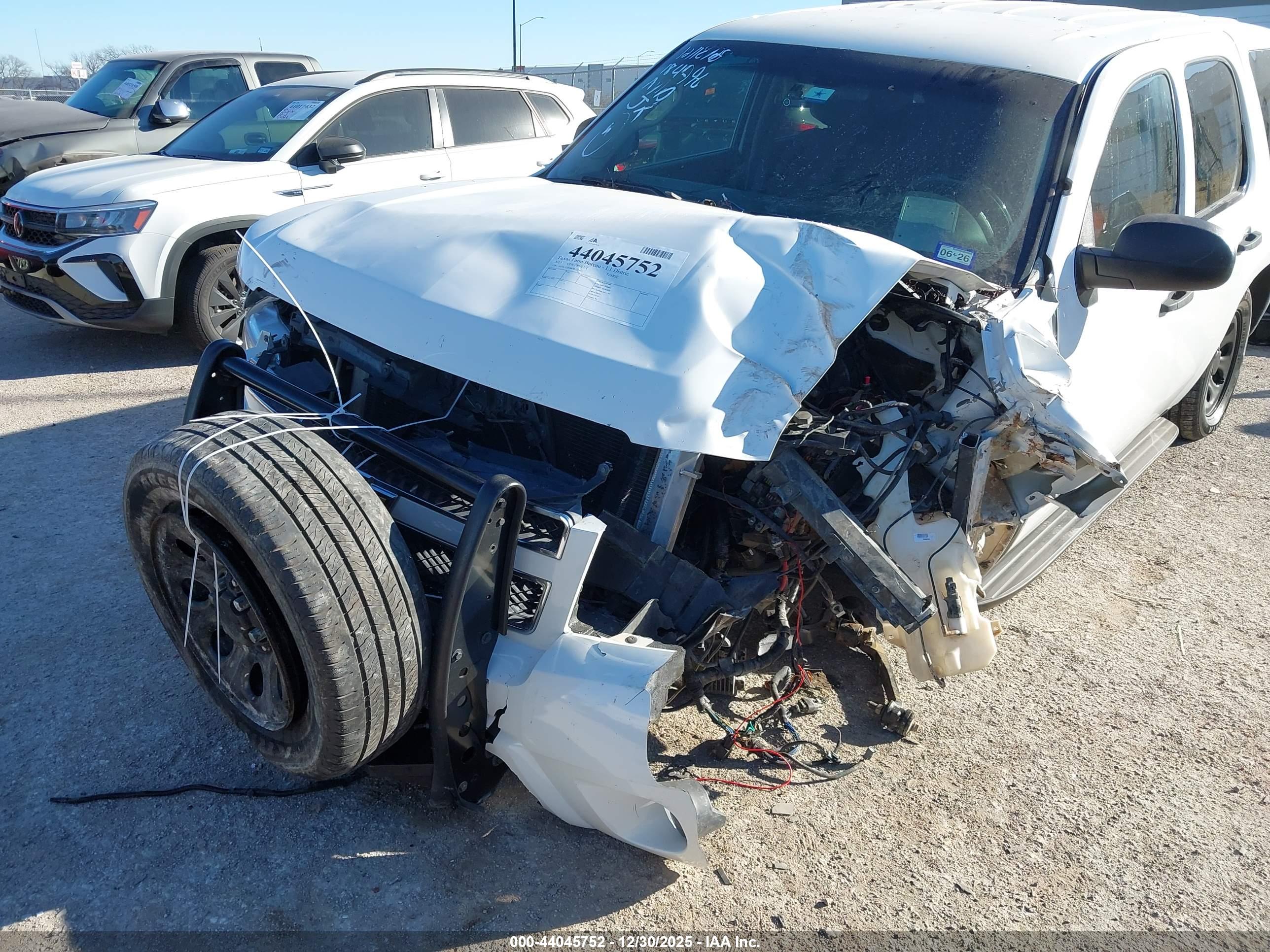 CHEVROLET TAHOE image 6