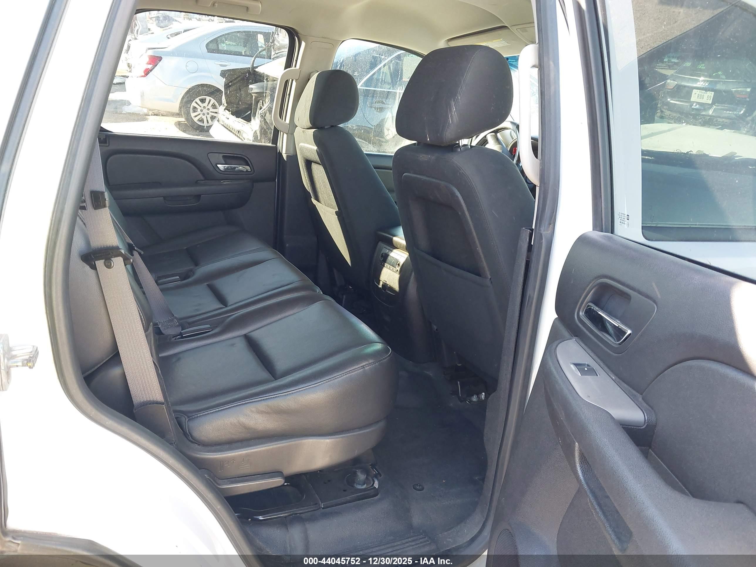 CHEVROLET TAHOE image 8