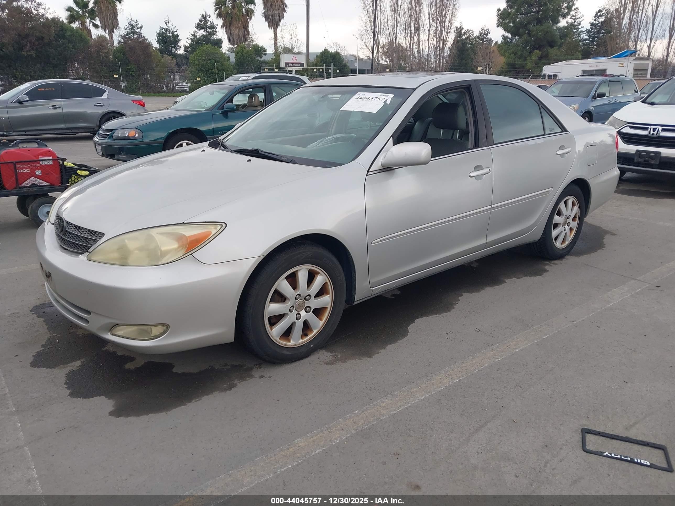 TOYOTA CAMRY image 2