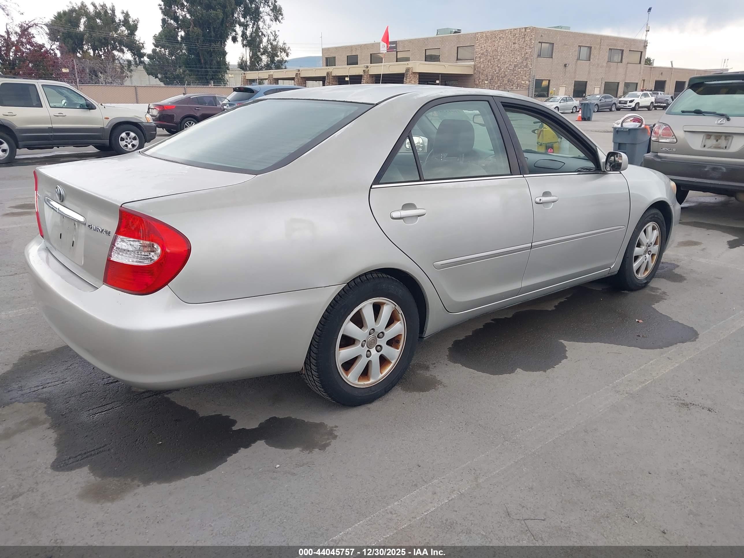 TOYOTA CAMRY image 4