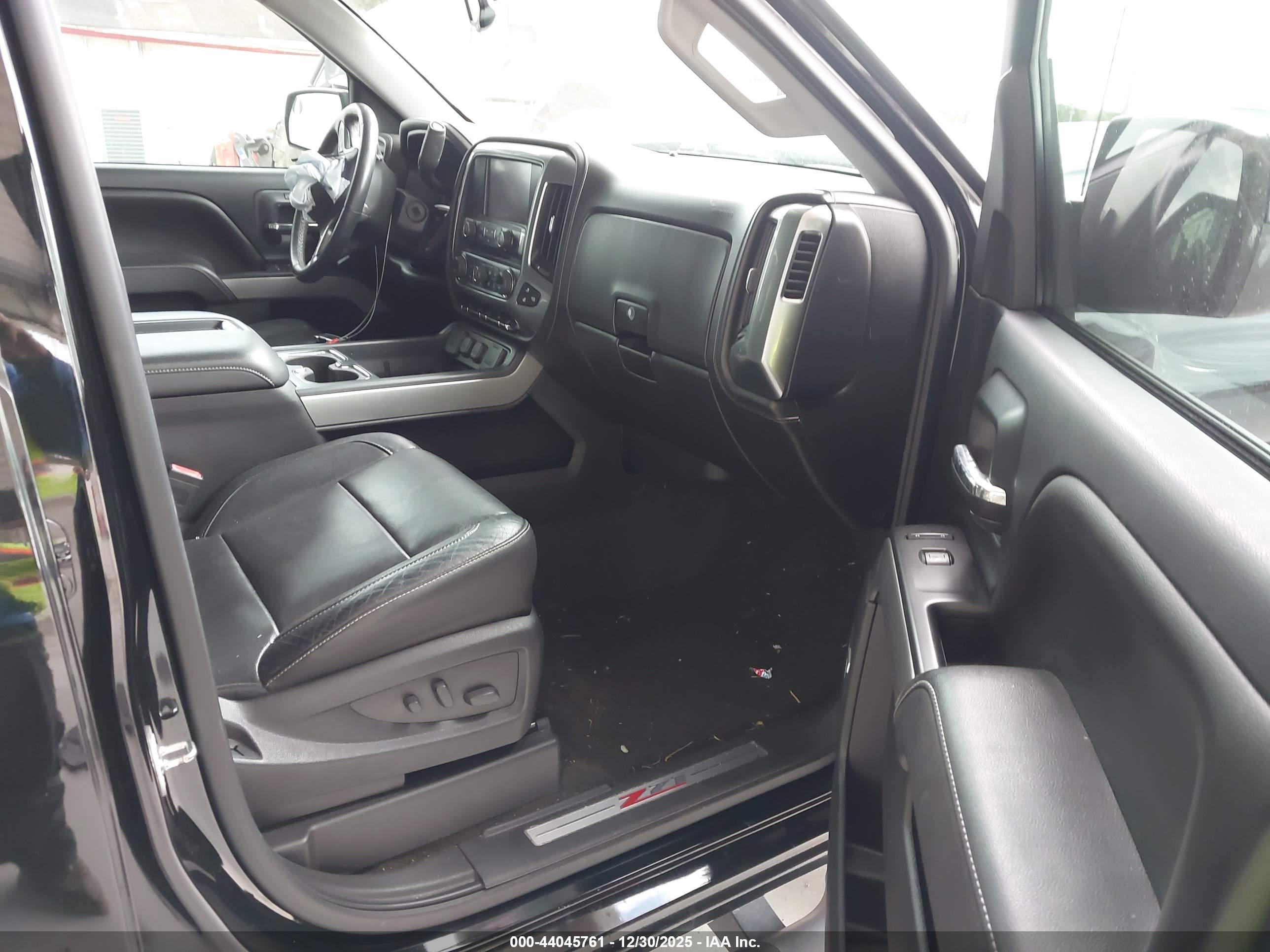 CHEVROLET SILVERADO image 5