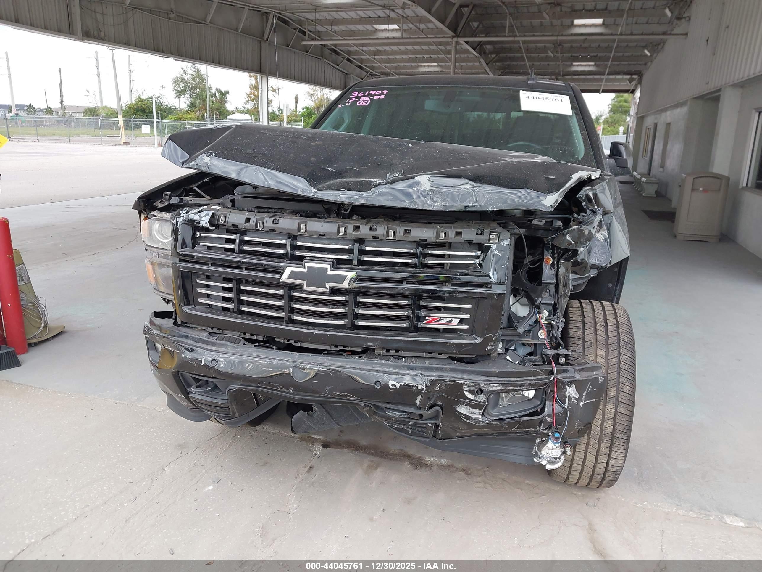 CHEVROLET SILVERADO image 6