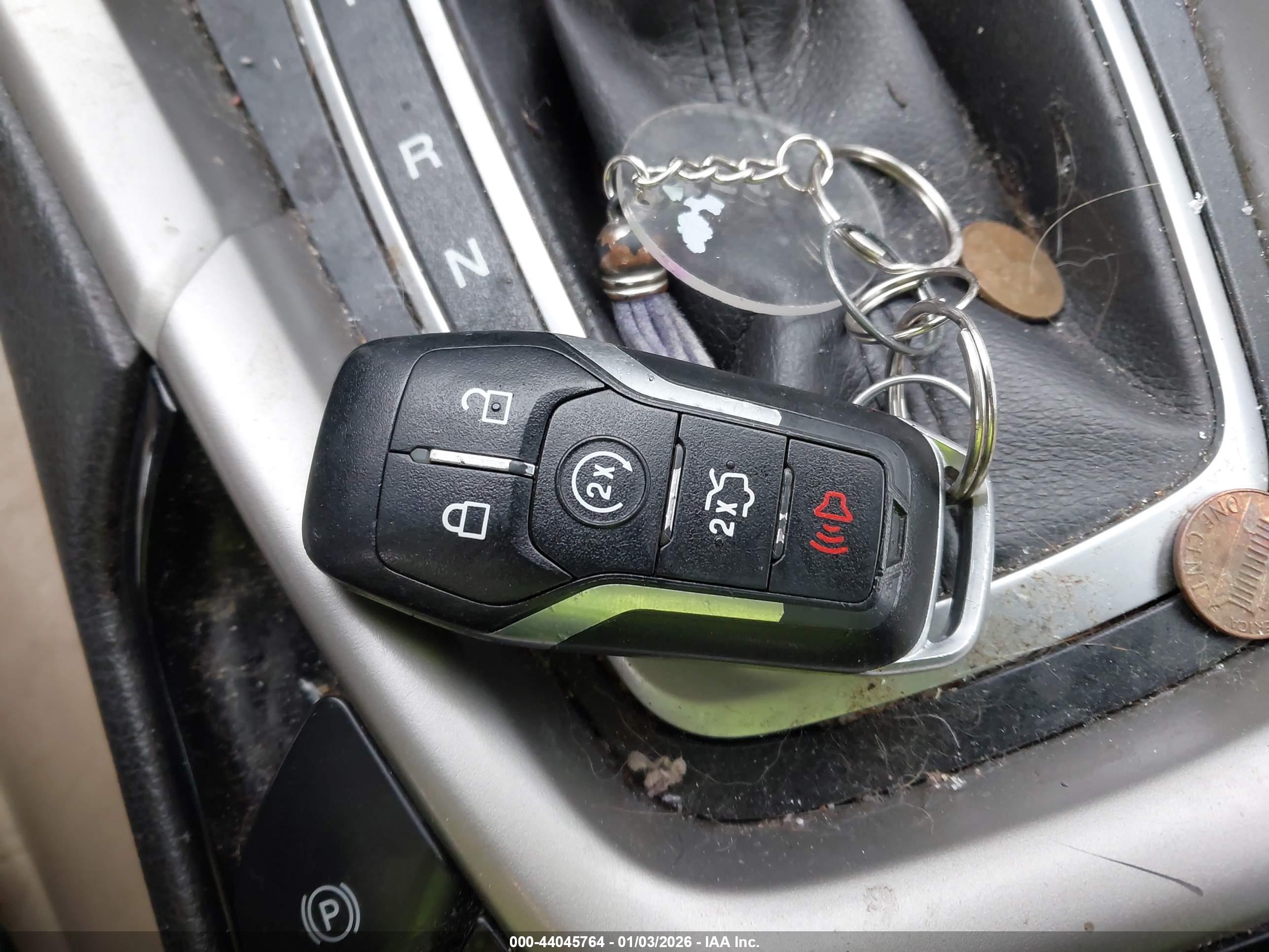 FORD FUSION image 11