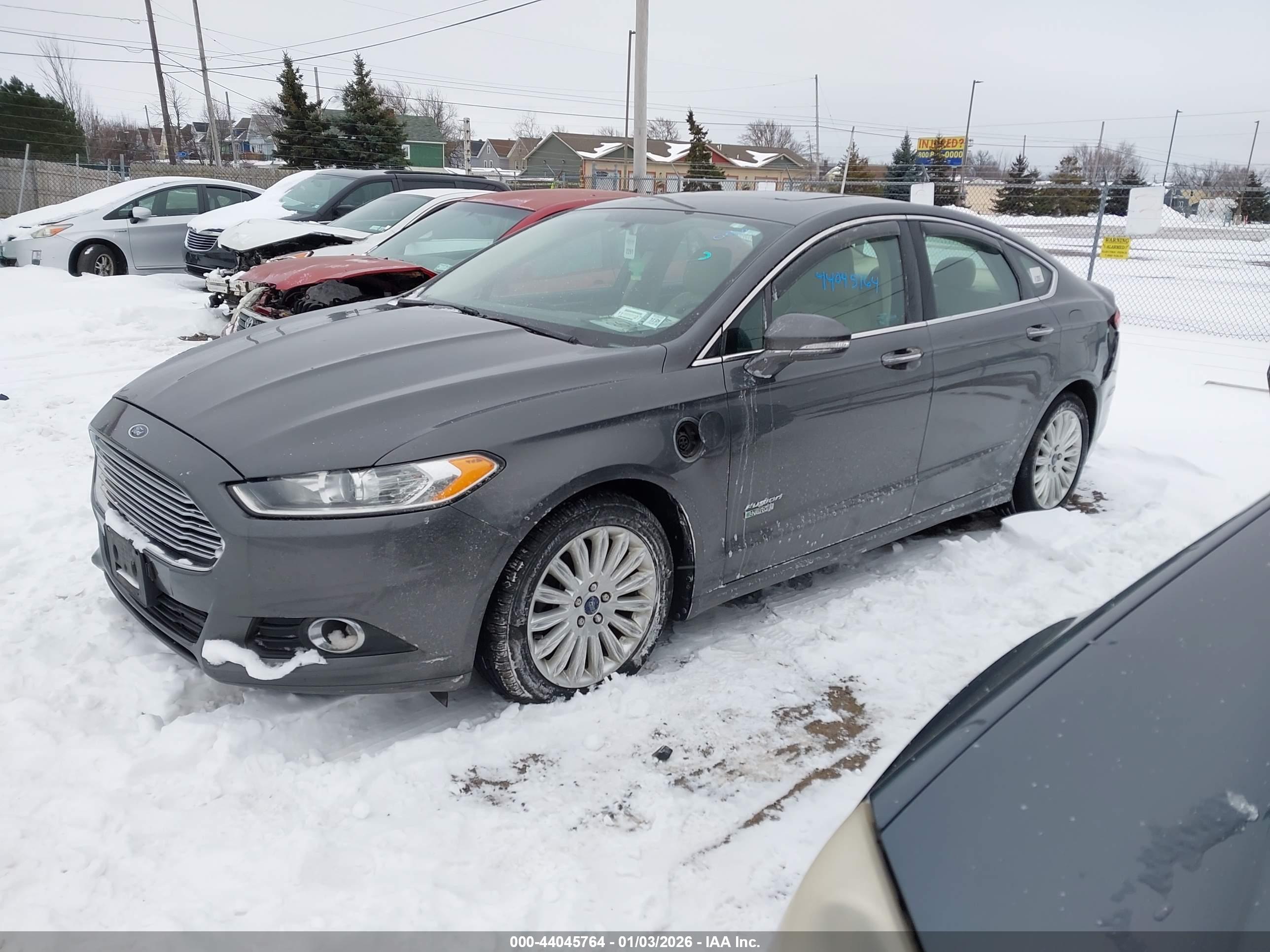 FORD FUSION image 2