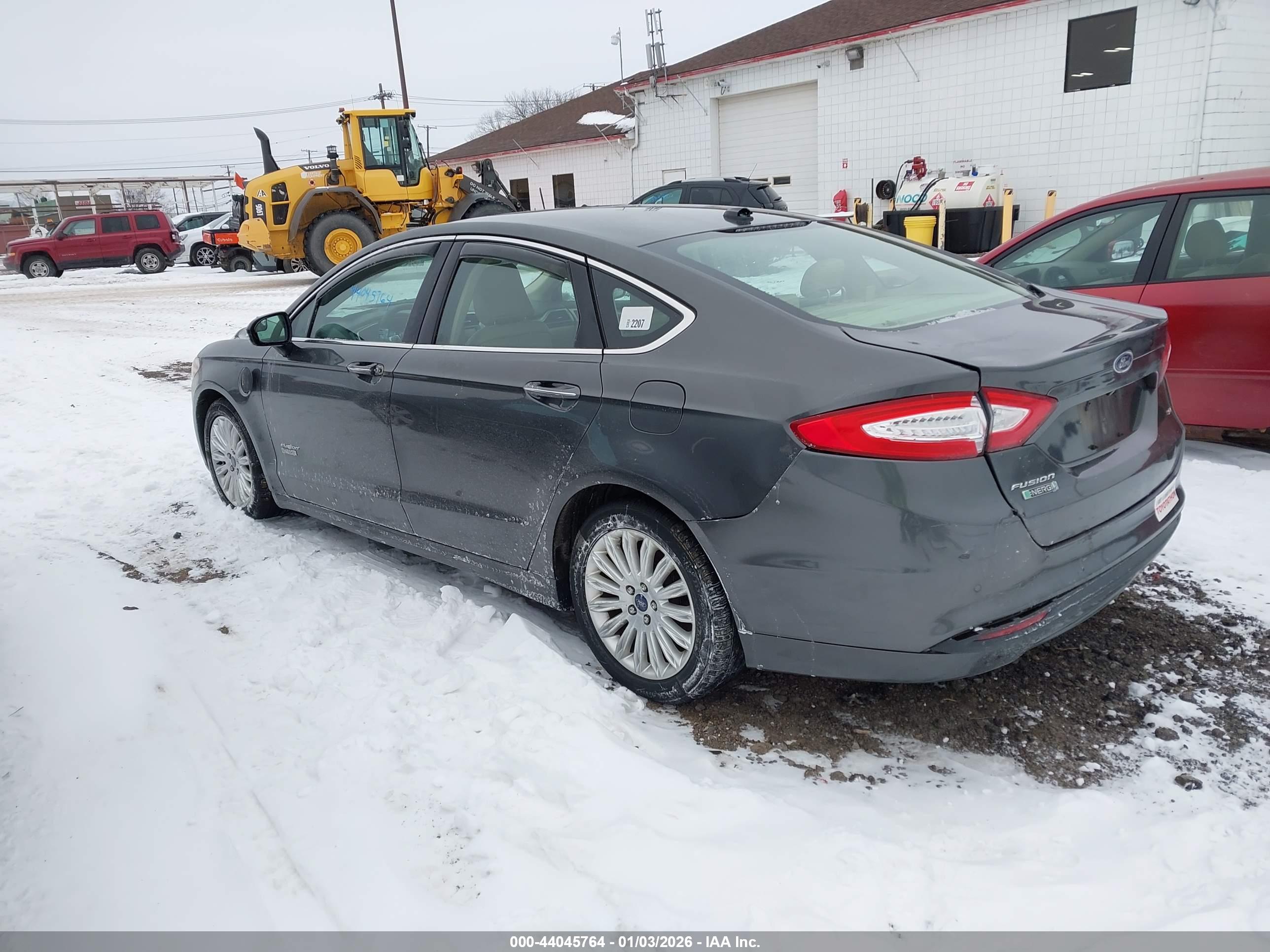 FORD FUSION image 3