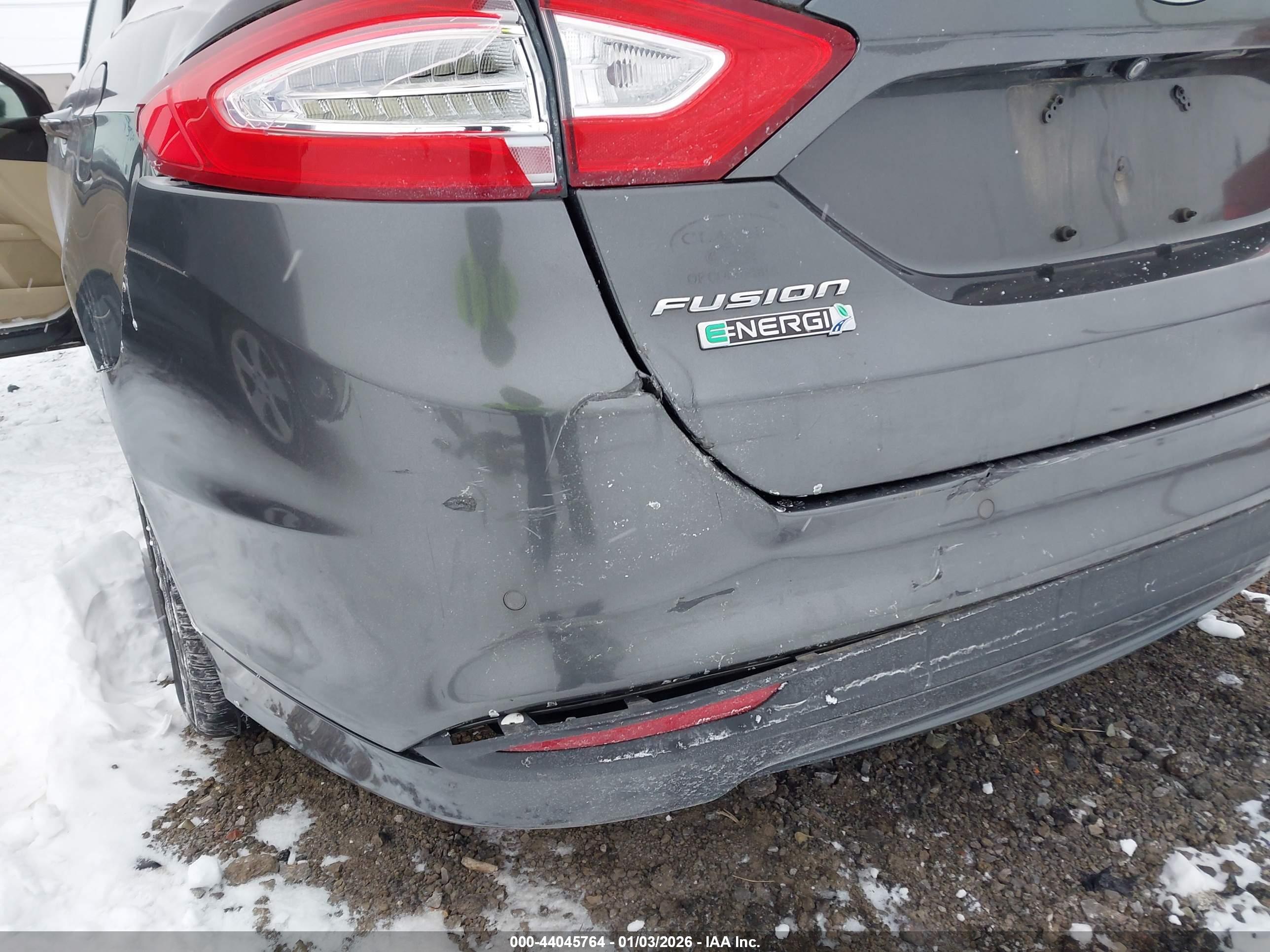 FORD FUSION image 6
