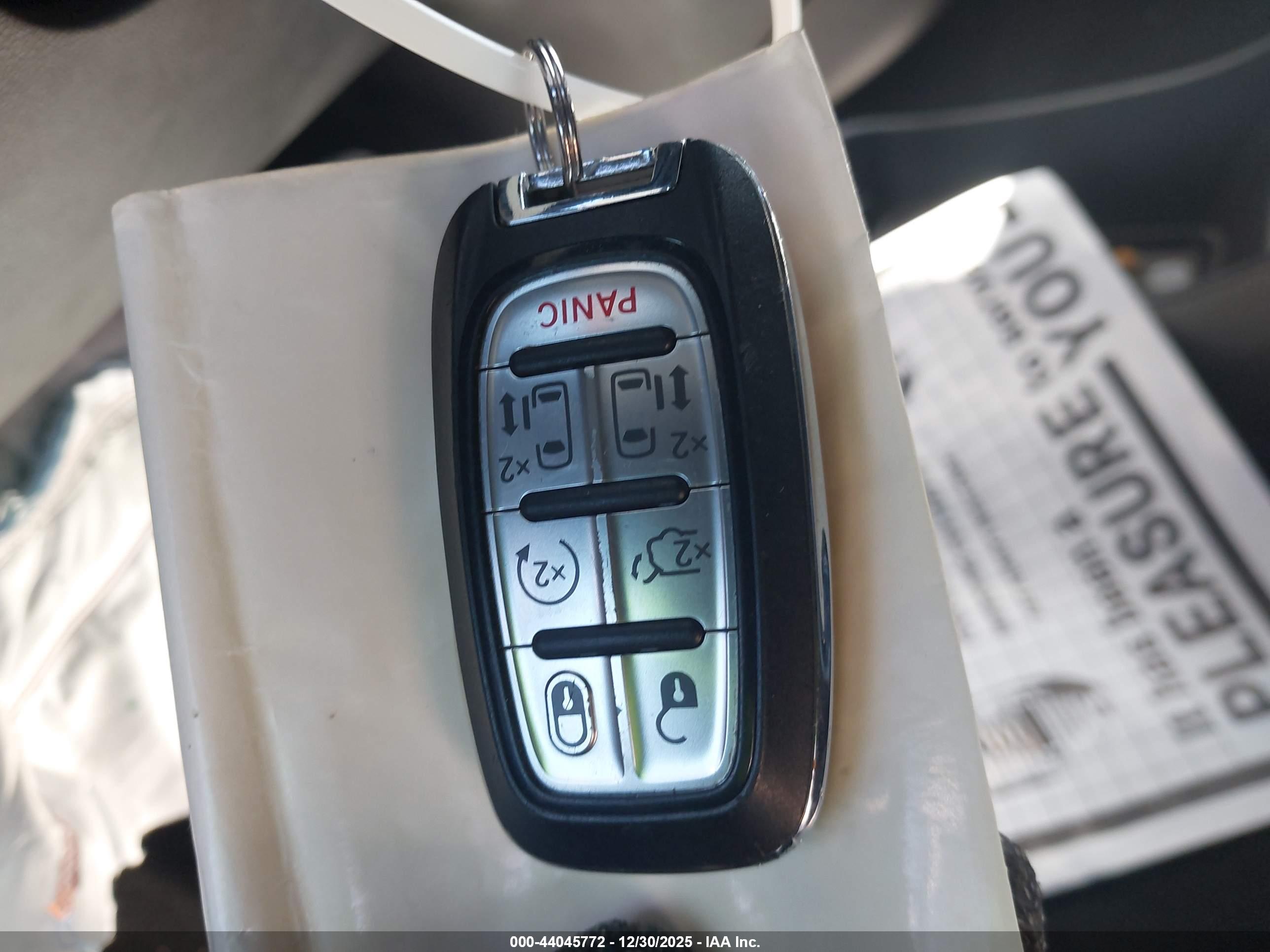 CHRYSLER PACIFICA image 11