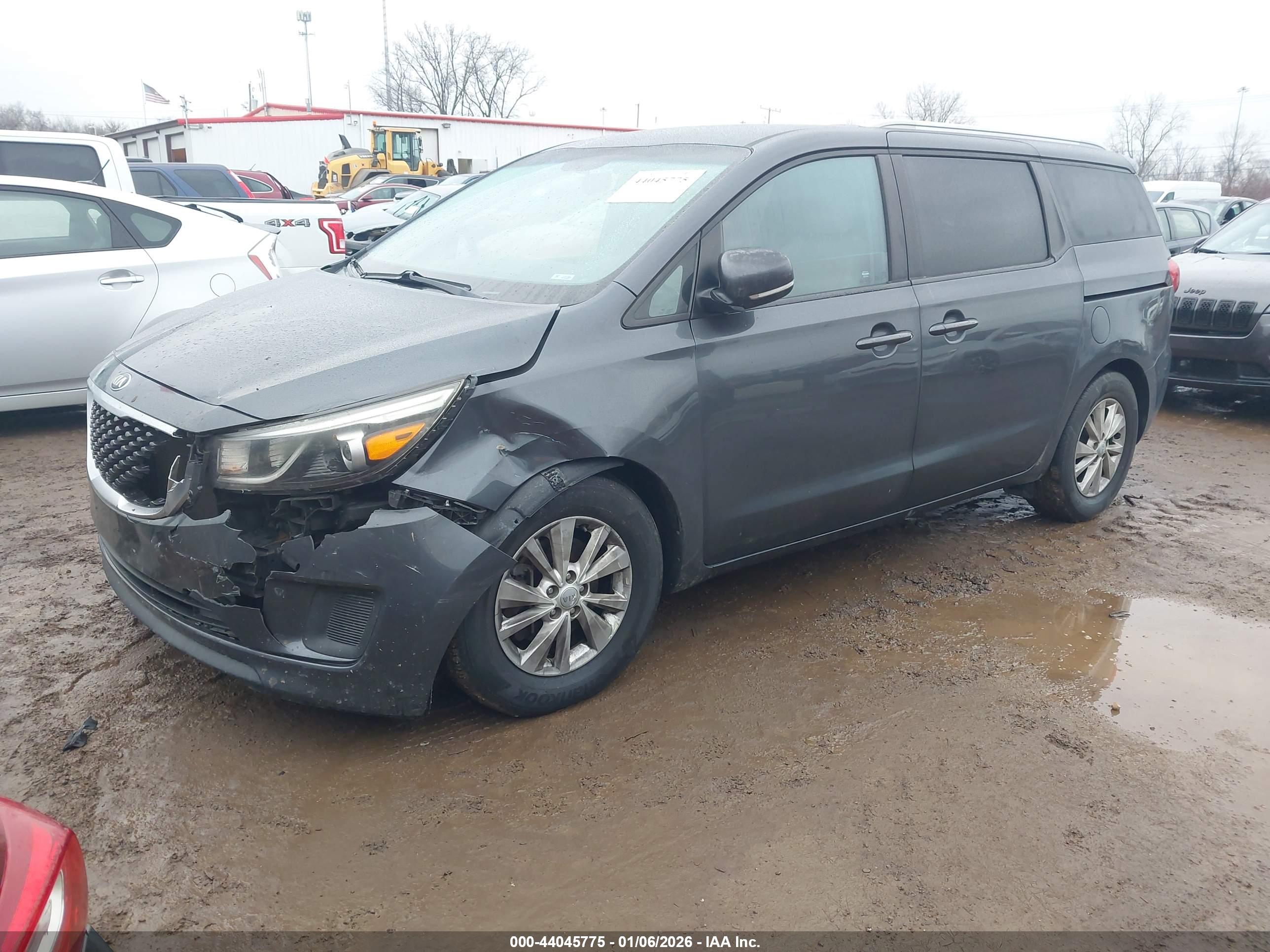 KIA SEDONA image 2