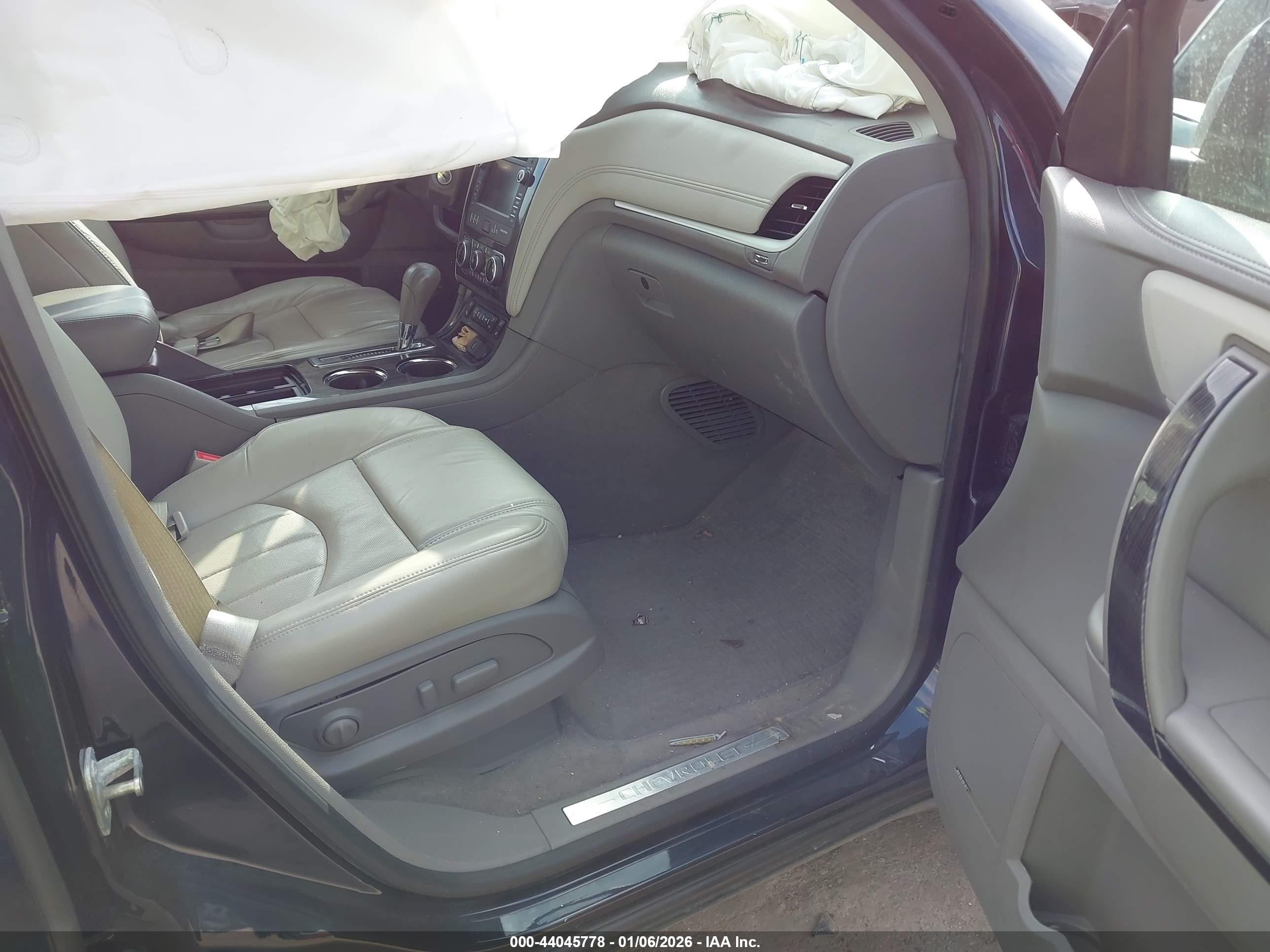 CHEVROLET TRAVERSE image 5