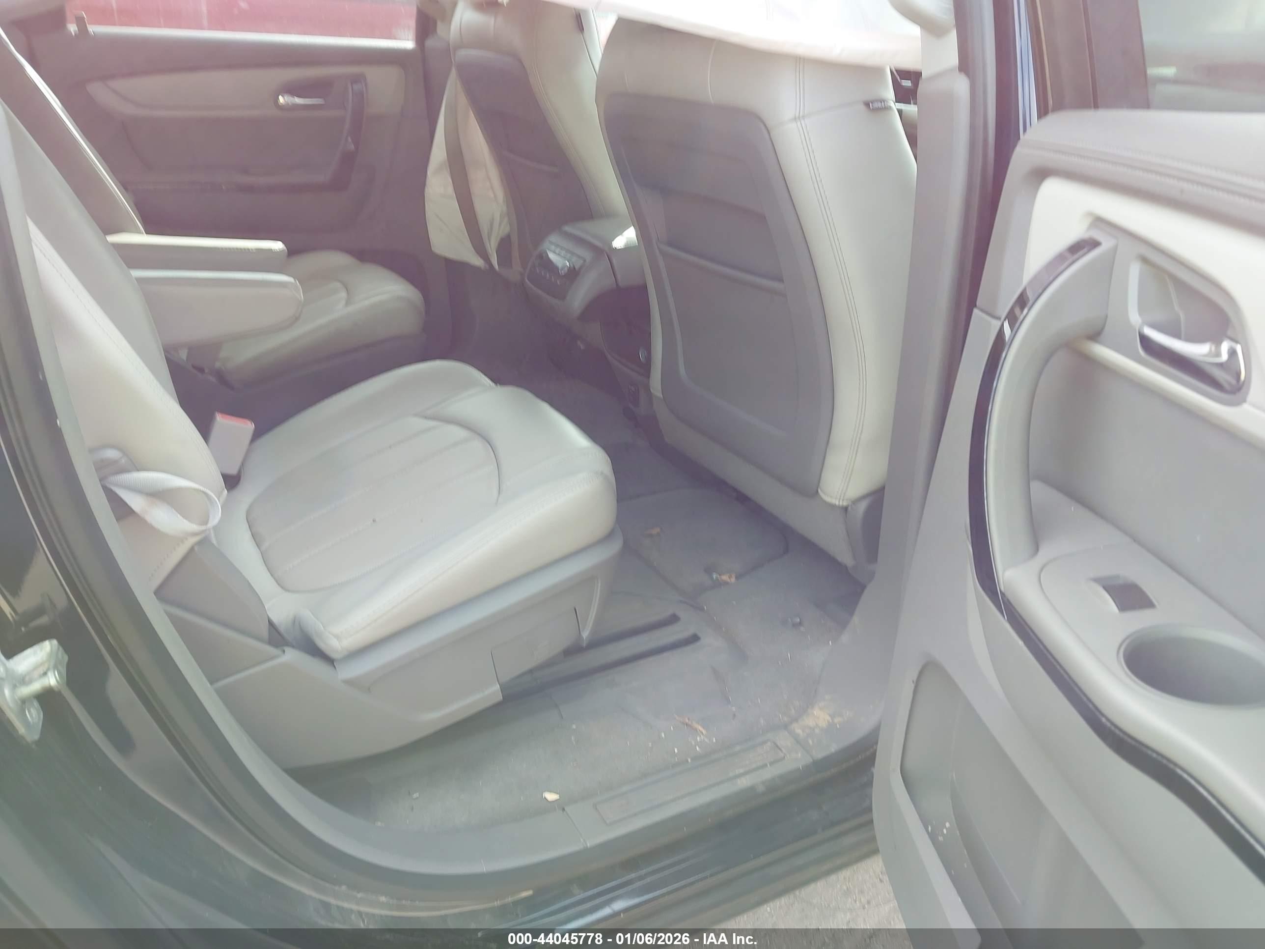 CHEVROLET TRAVERSE image 8