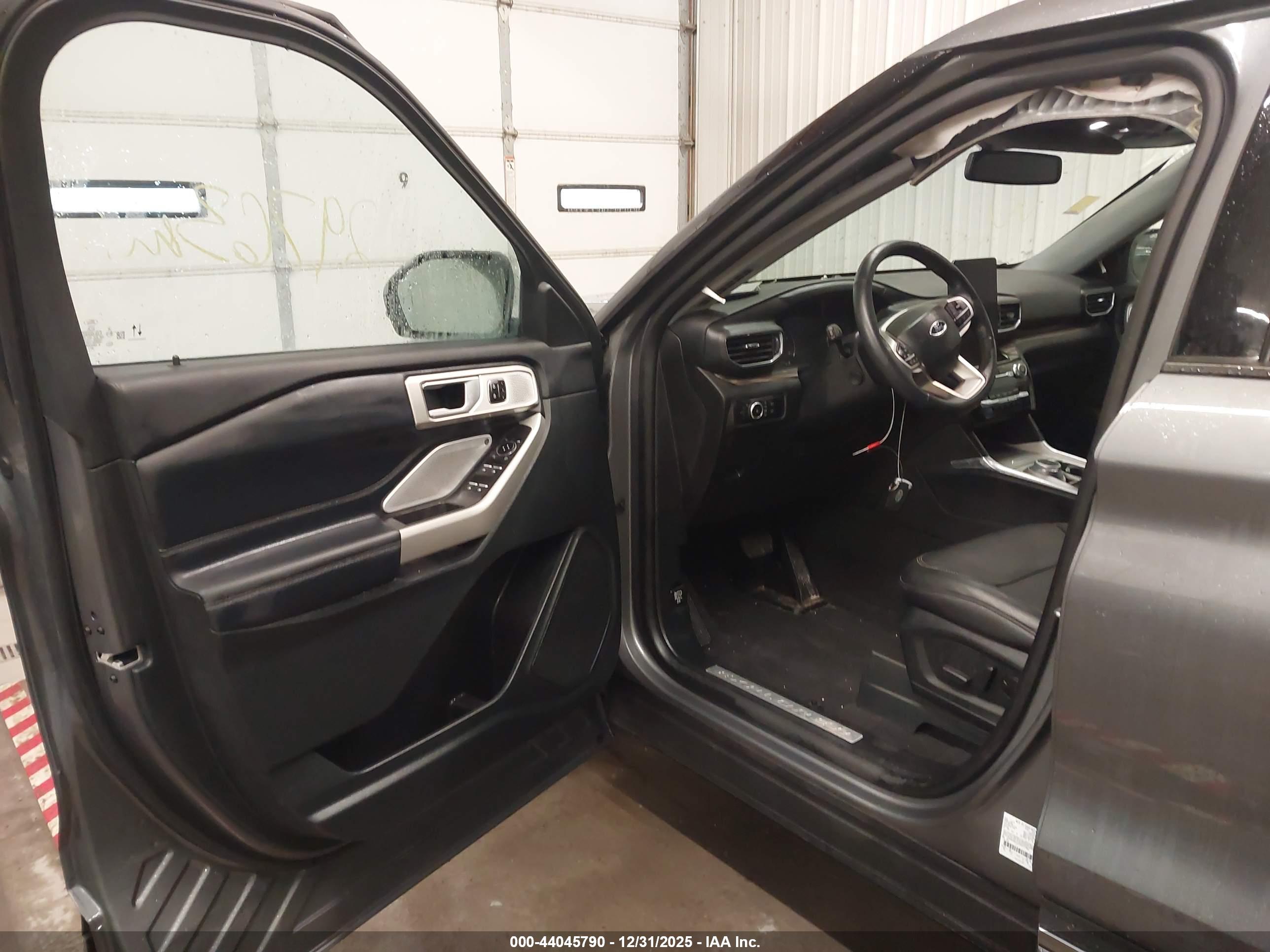 FORD EXPLORER image 5