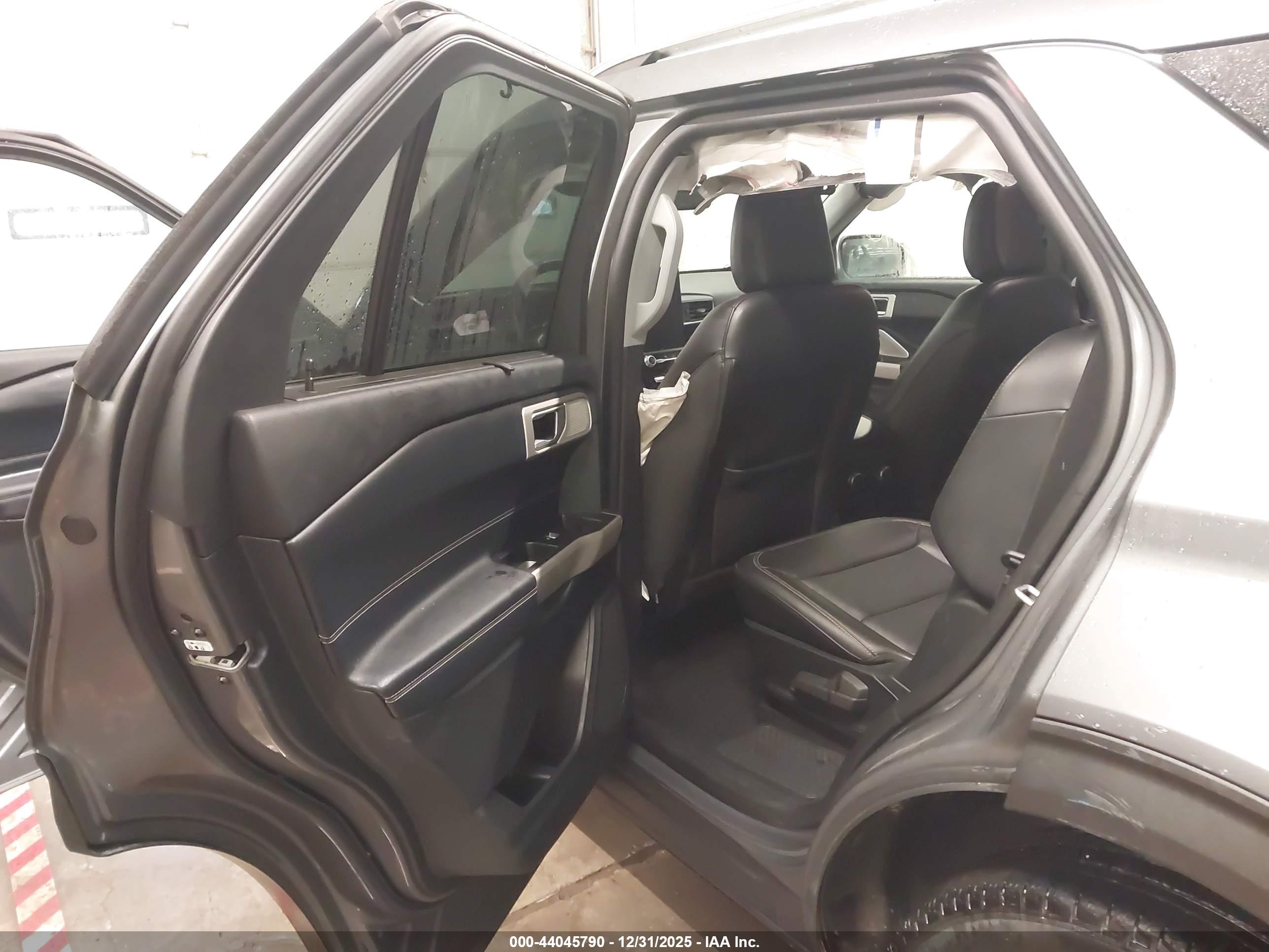 FORD EXPLORER image 8