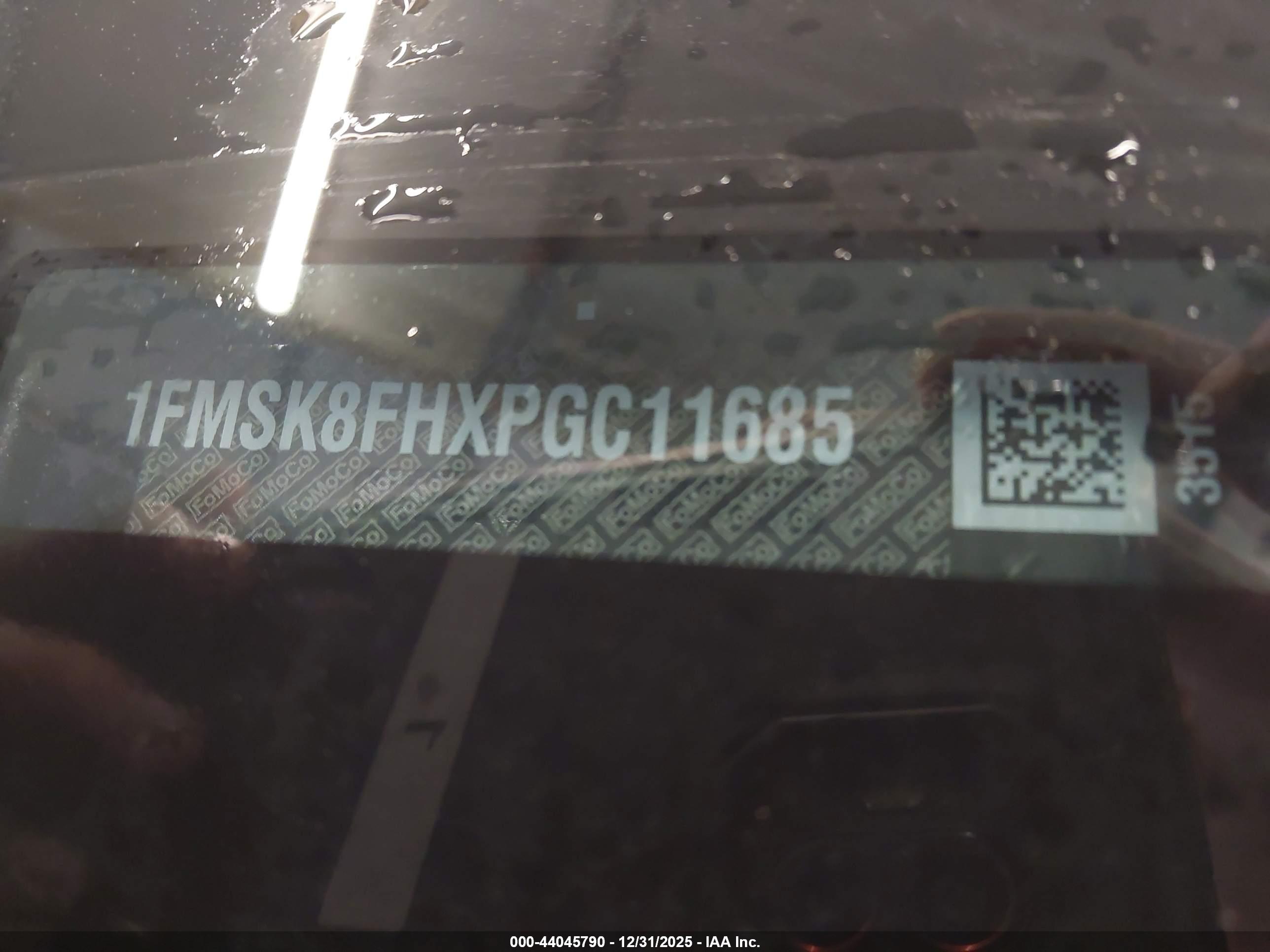 FORD EXPLORER image 9