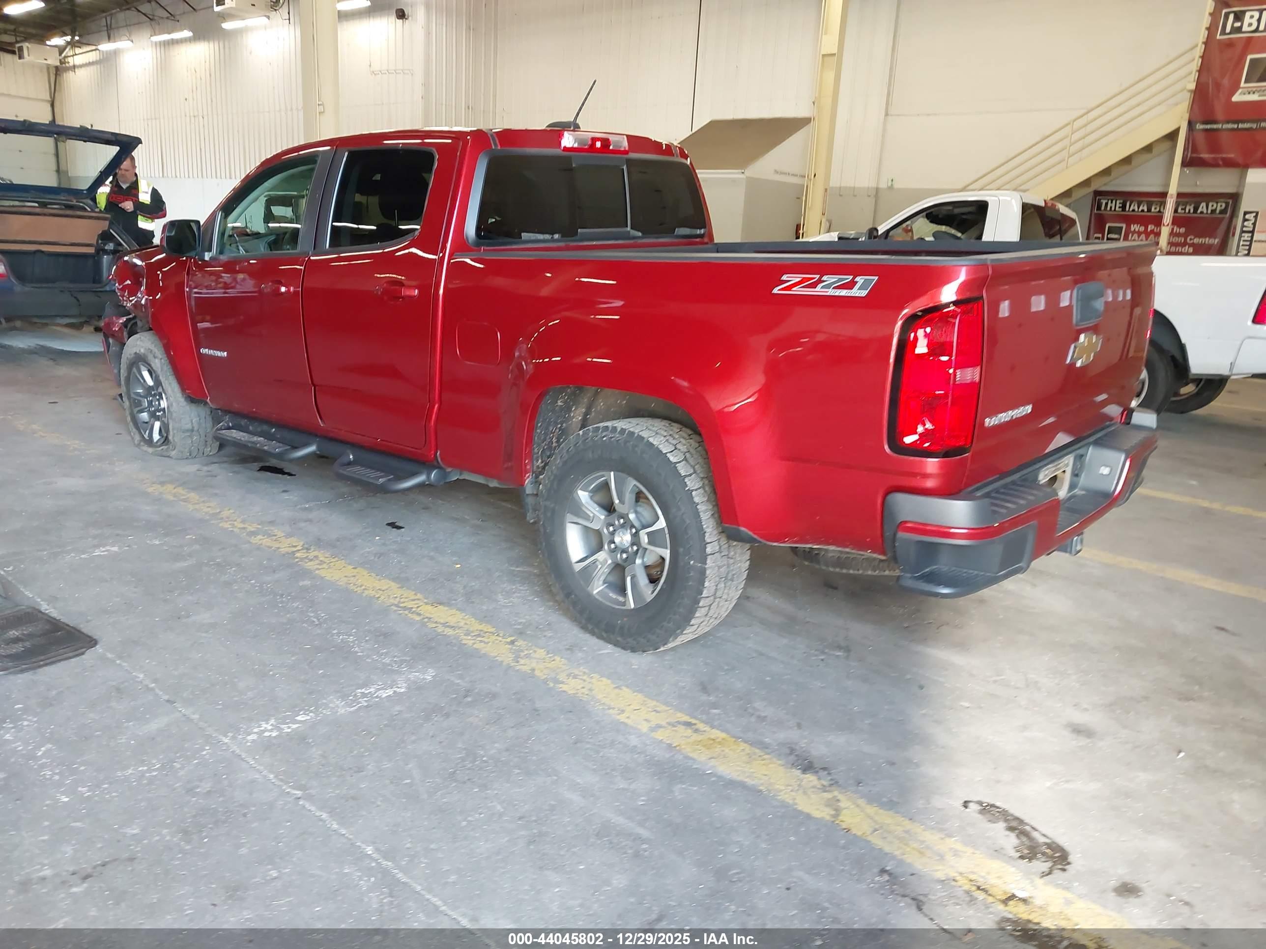 CHEVROLET COLORADO image 3
