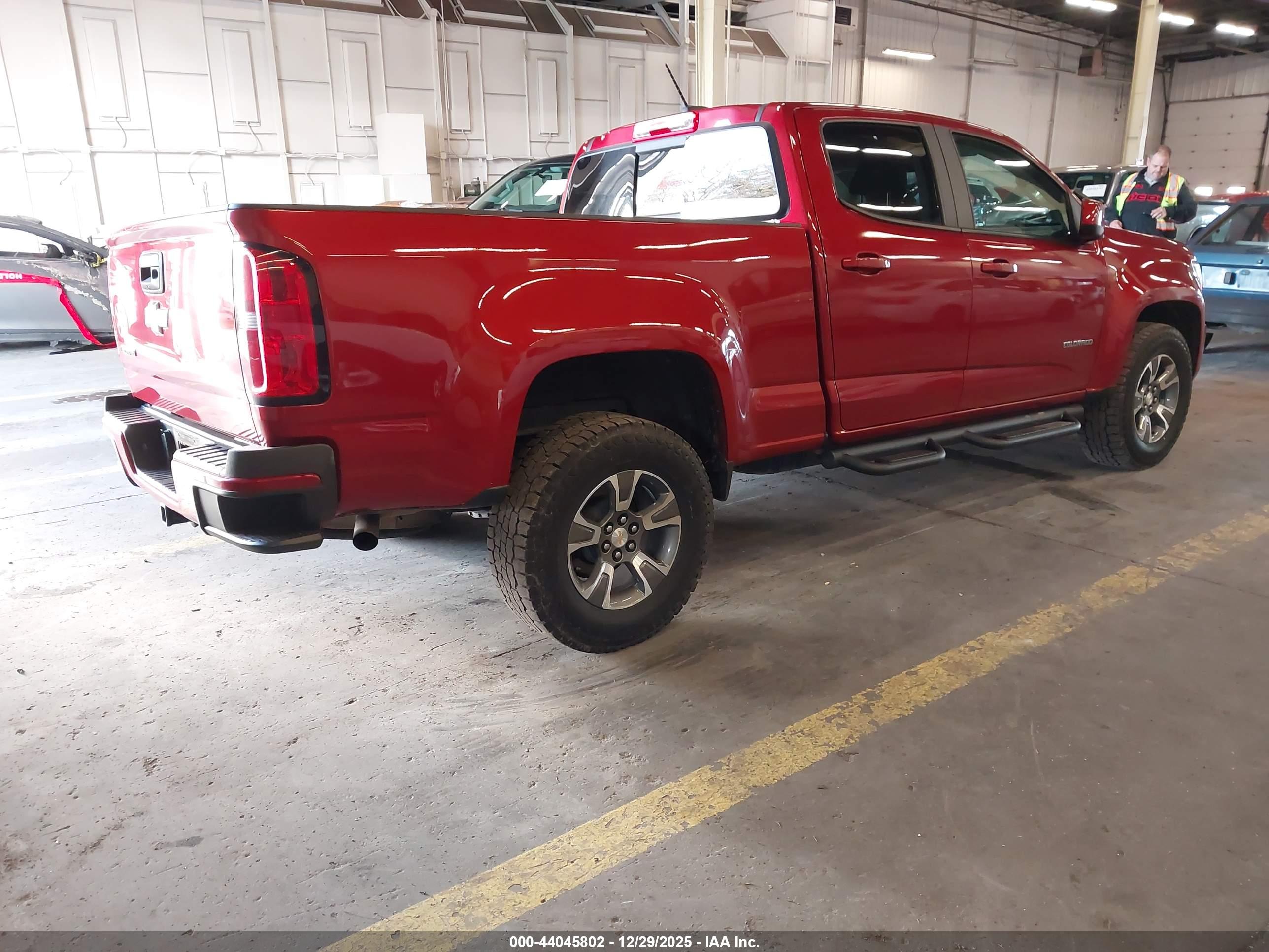 CHEVROLET COLORADO image 4