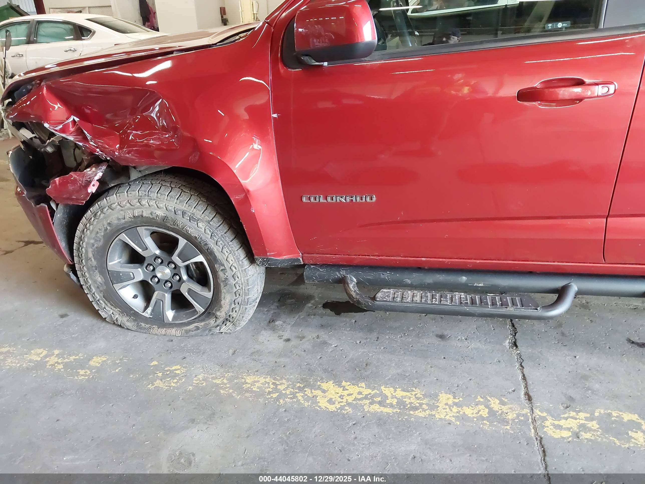 CHEVROLET COLORADO image 6
