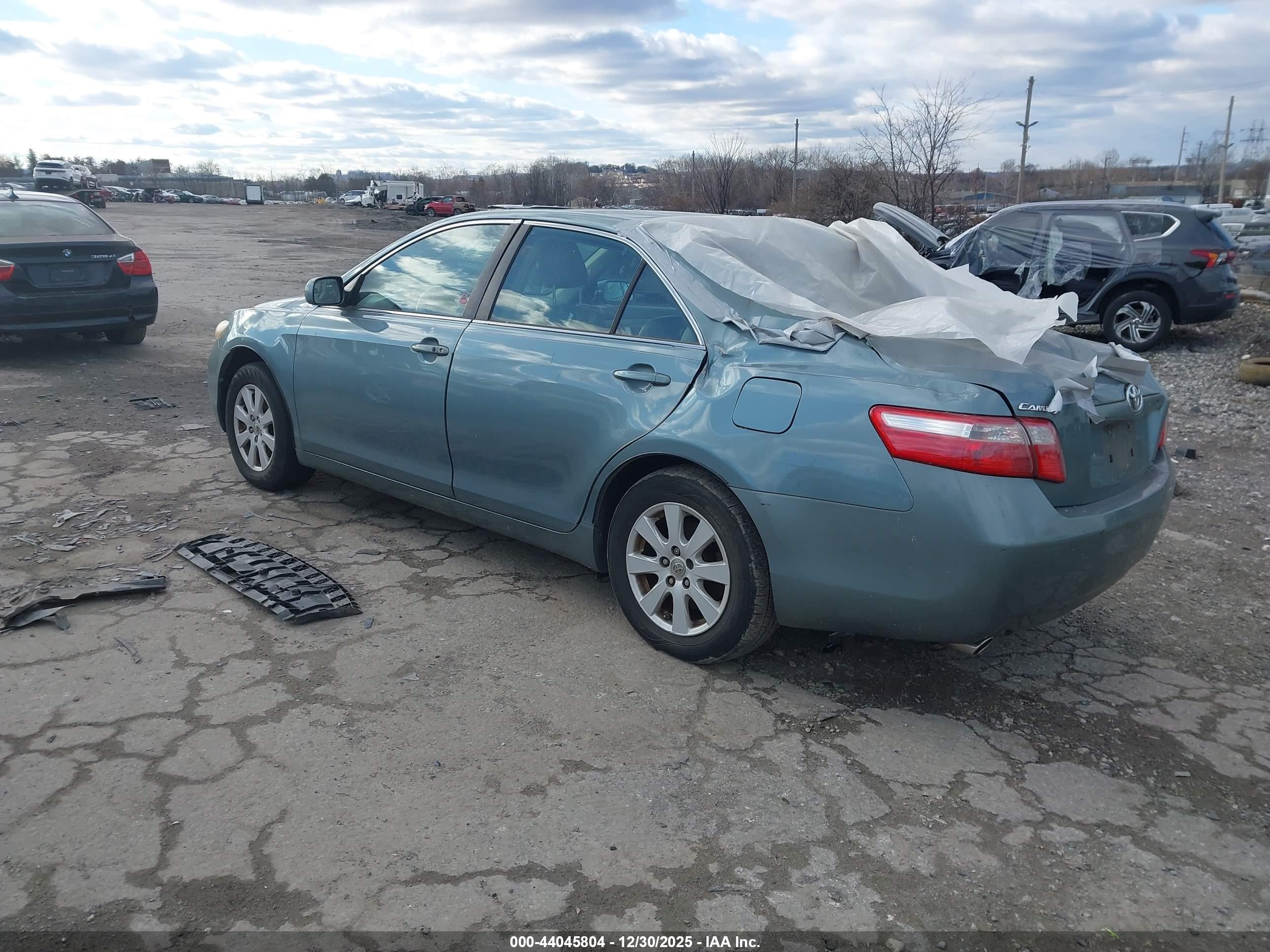 TOYOTA CAMRY image 3