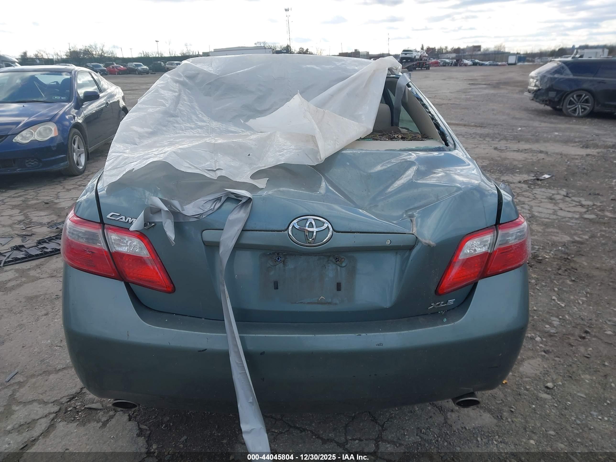 TOYOTA CAMRY image 6