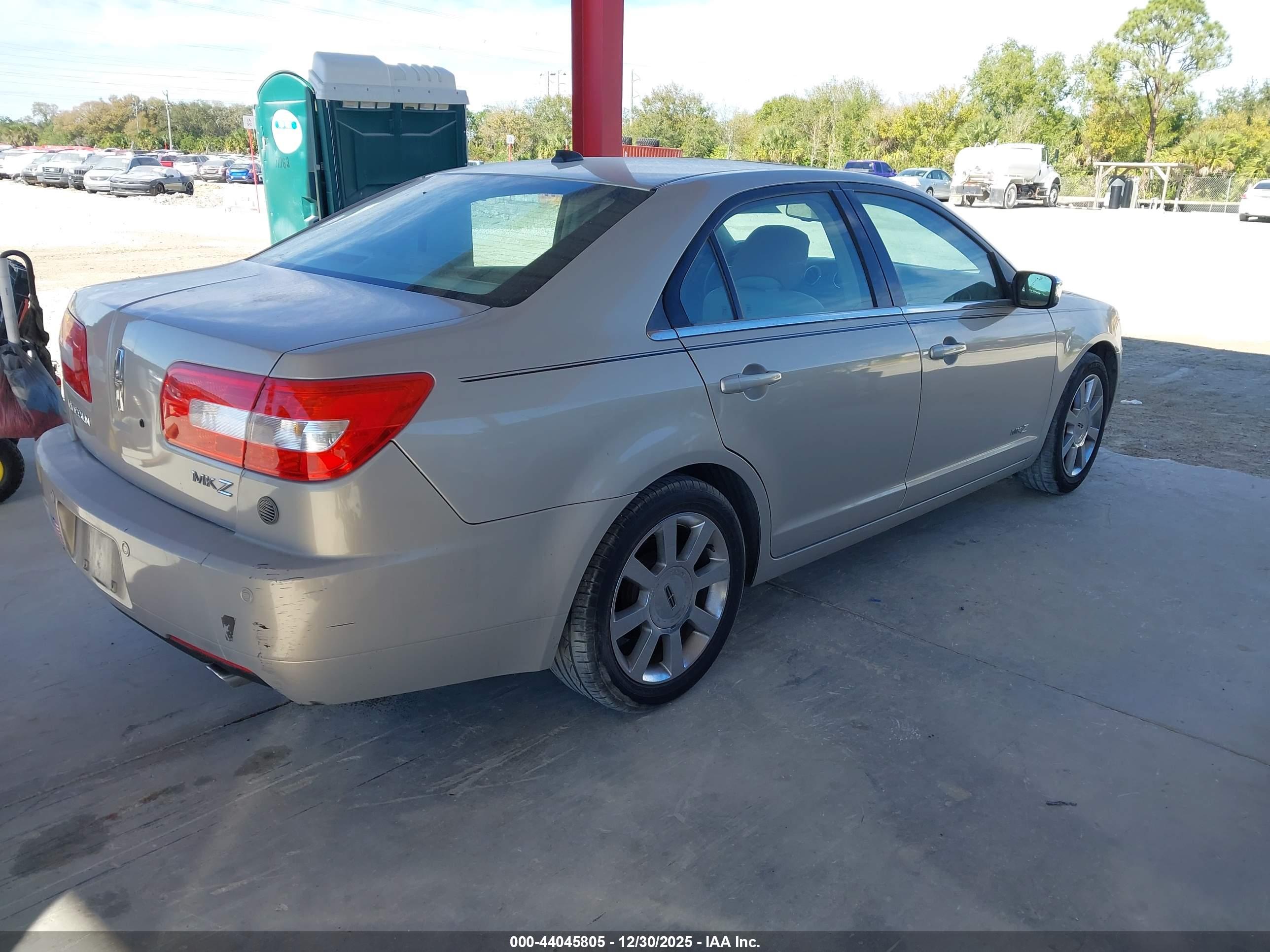 LINCOLN MKZ image 4