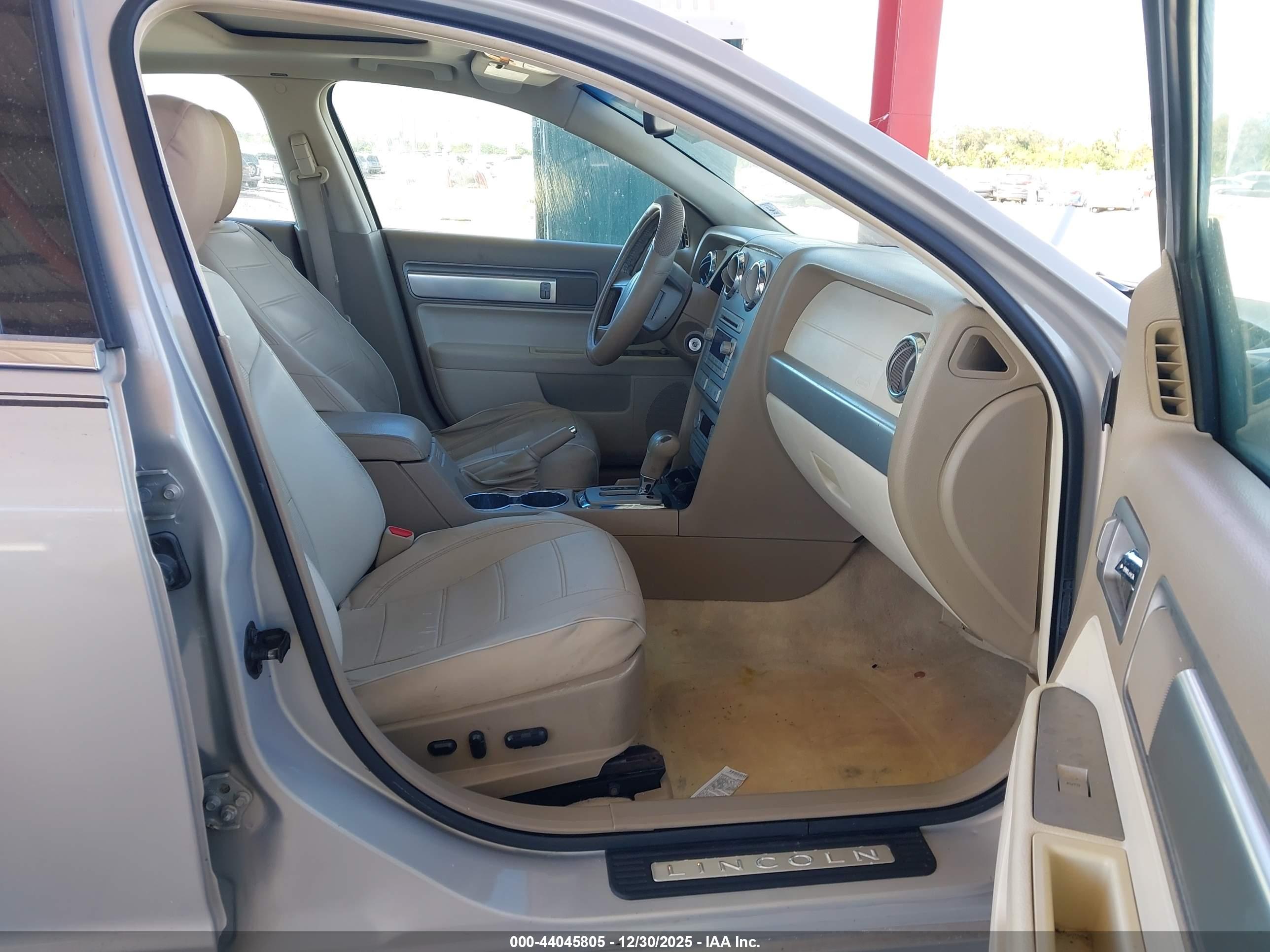LINCOLN MKZ image 5