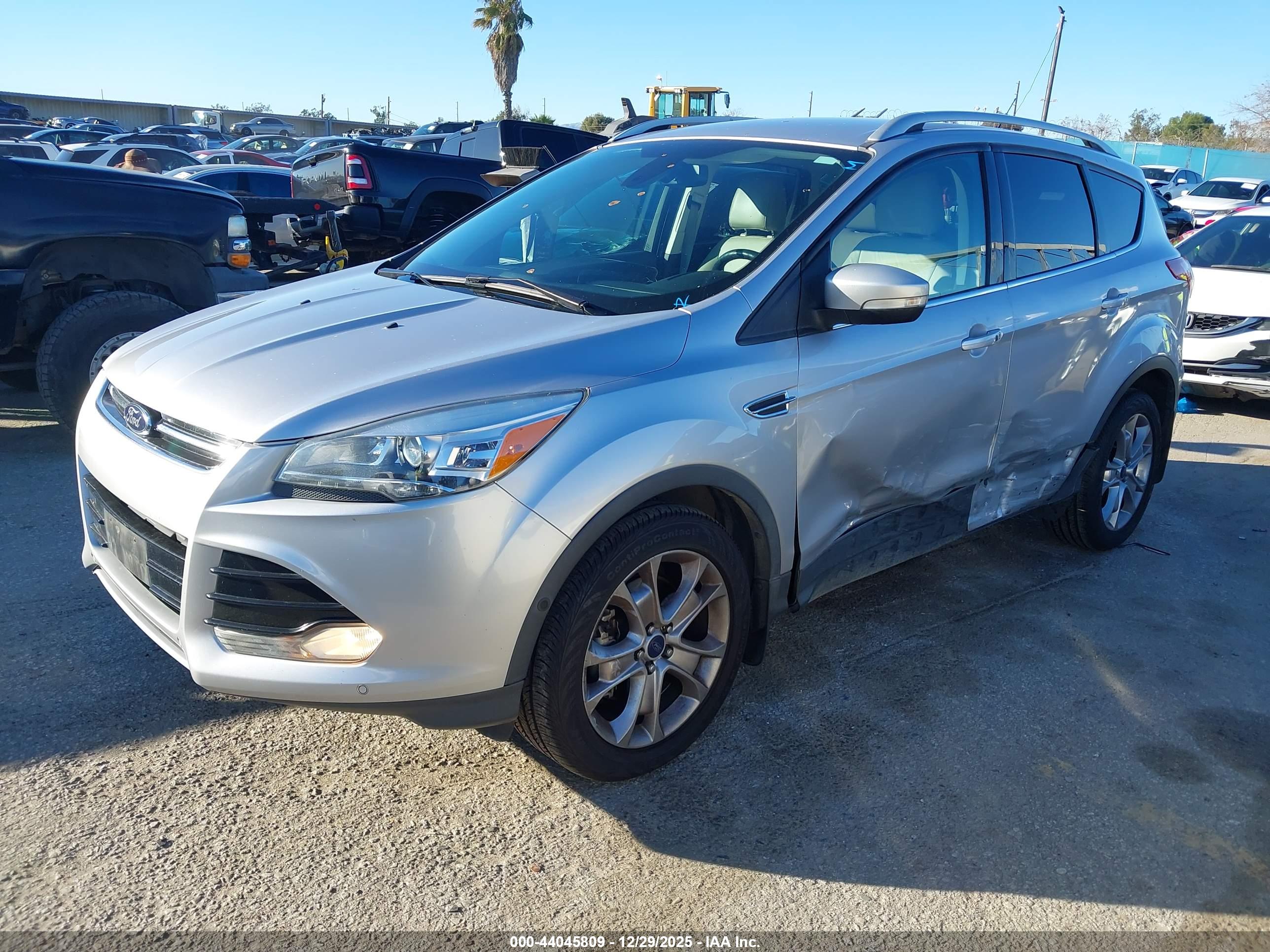 FORD ESCAPE image 2
