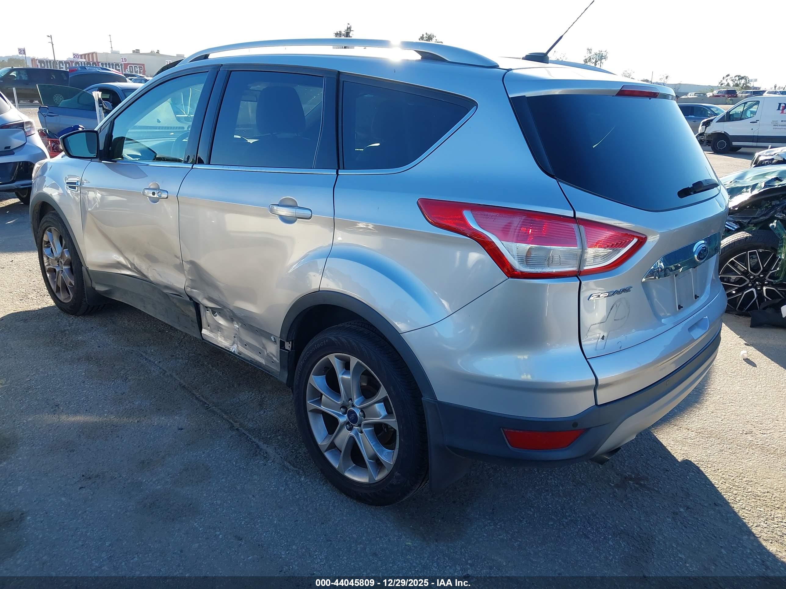 FORD ESCAPE image 3
