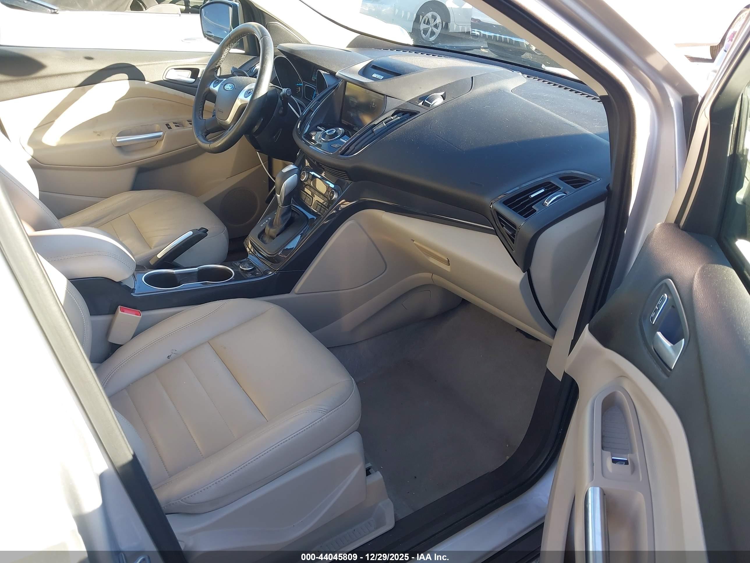FORD ESCAPE image 5