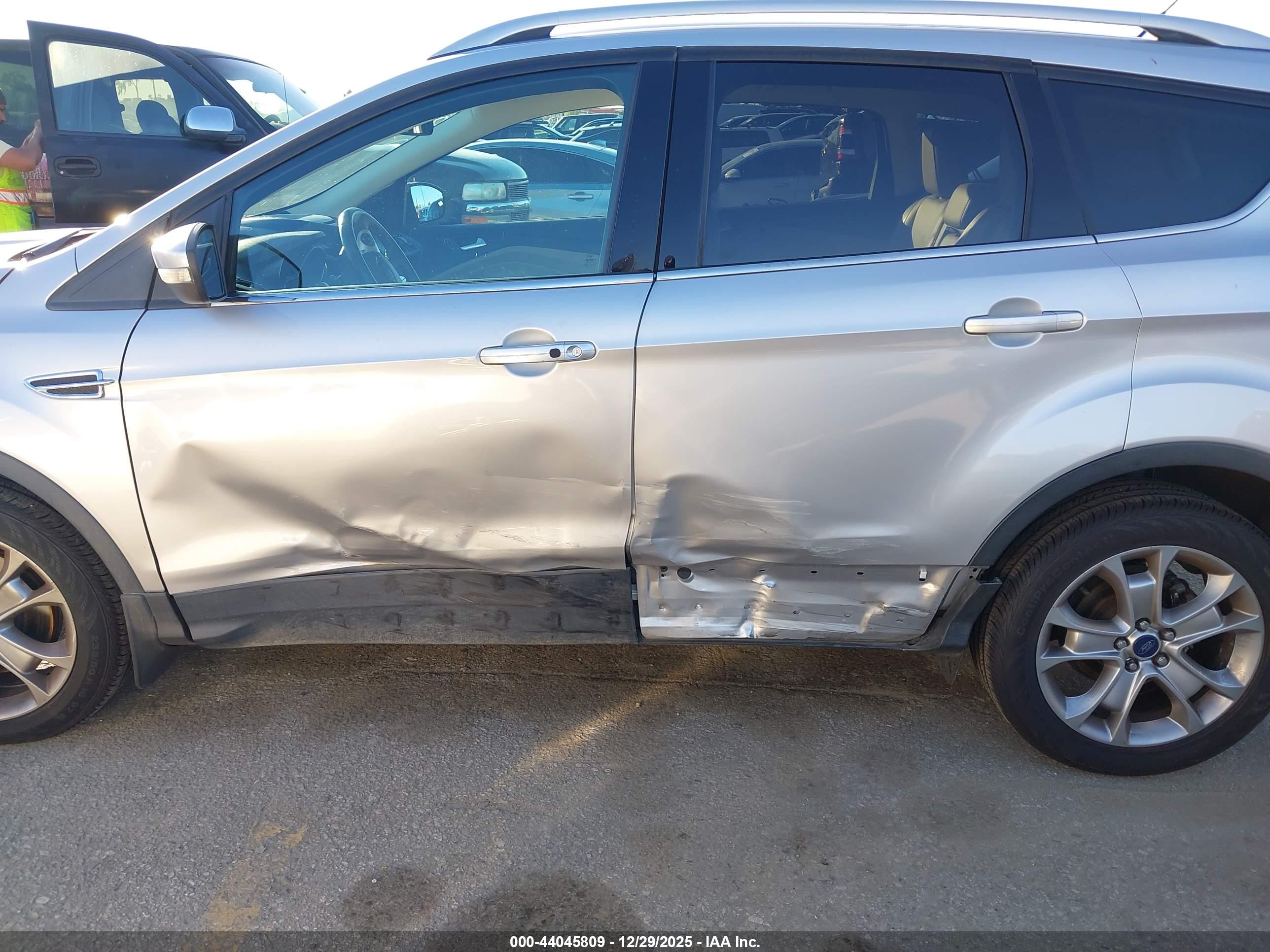 FORD ESCAPE image 6