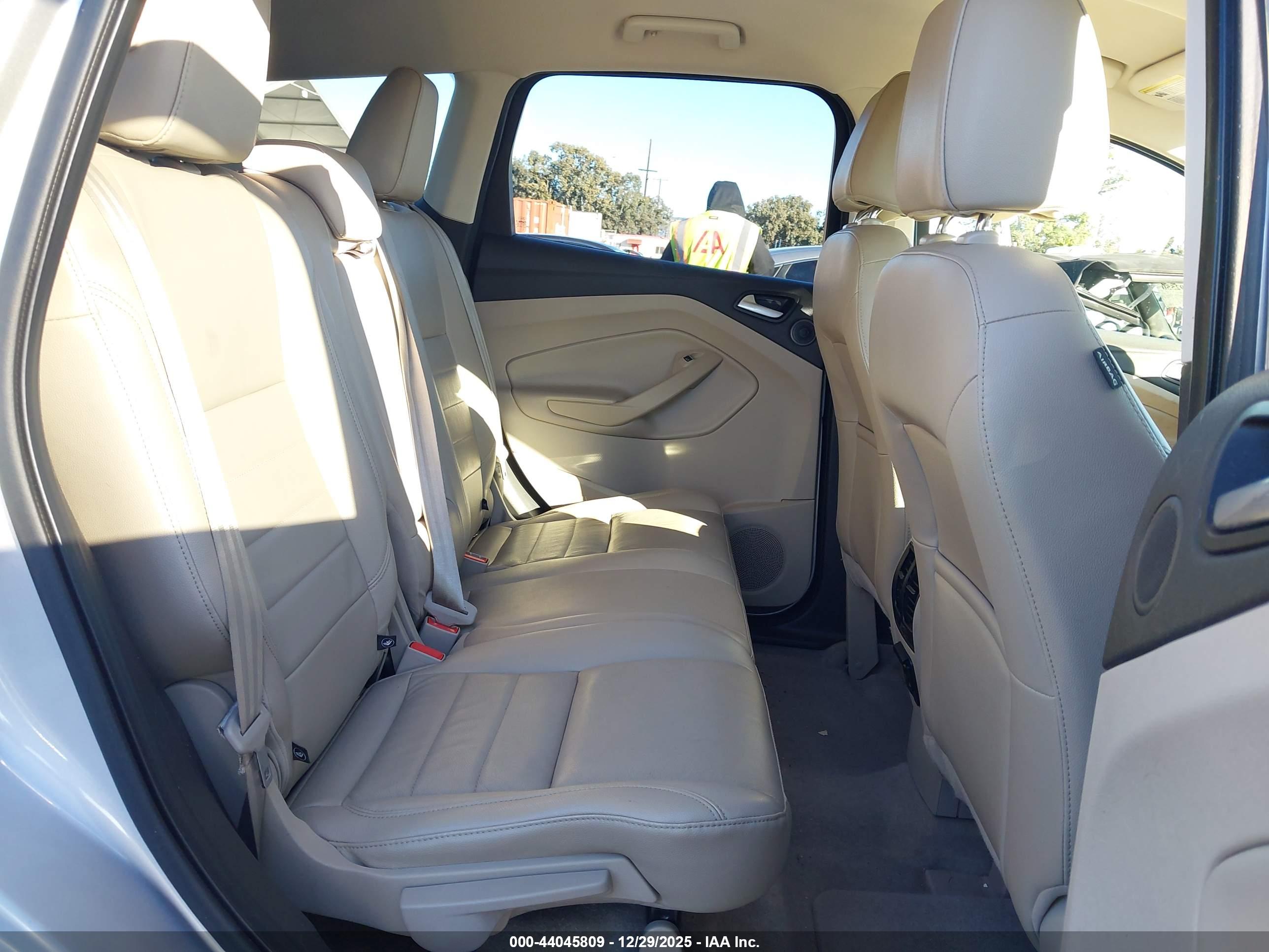 FORD ESCAPE image 8